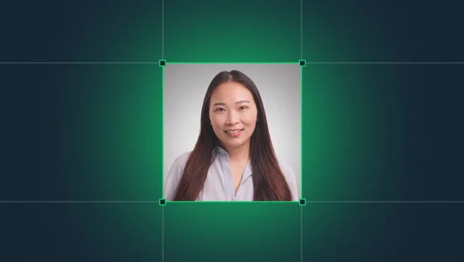 Blurry photo of a person with a blurred face, centered in a digital interface frame.