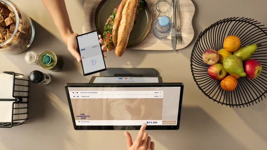 Brug af Tap til betaling på Android i en hurtigservice (QSR)