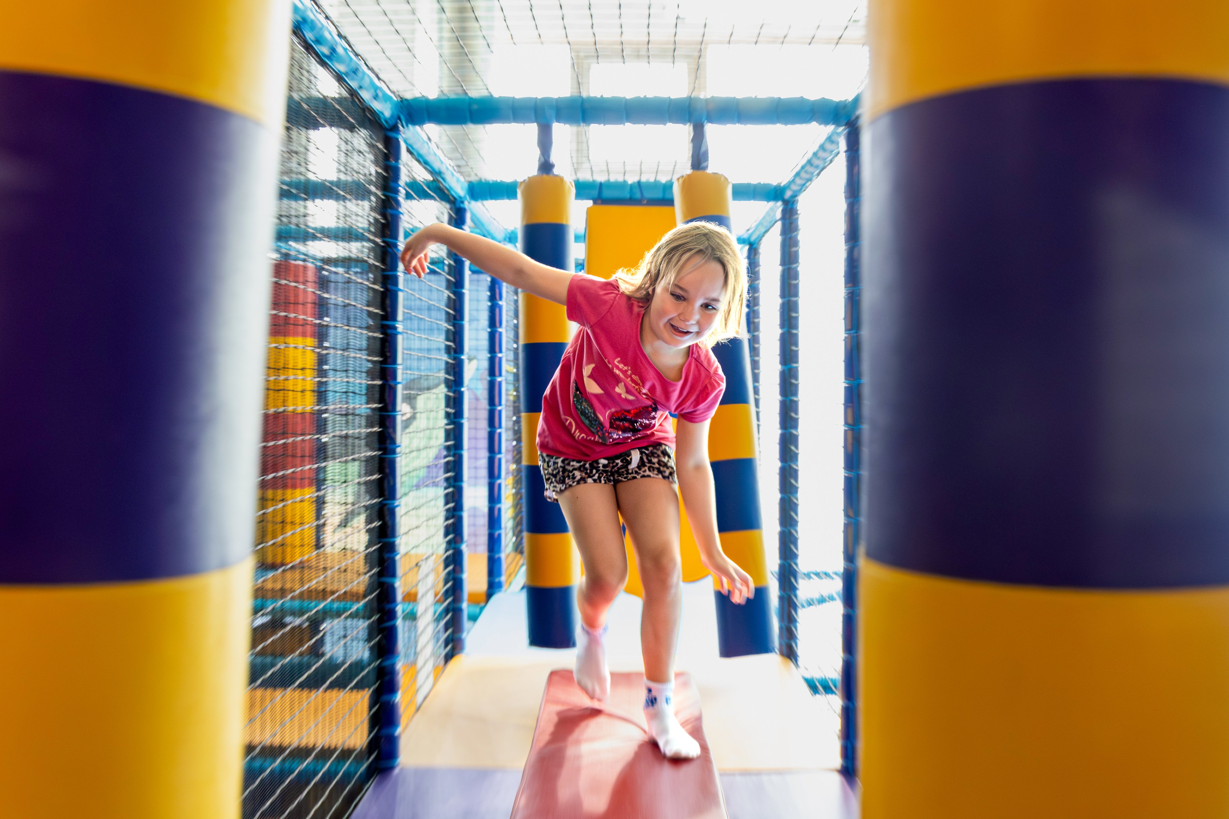 Kind eines Kindes im Indoor-Spielbereich bei Aldiana, Premium Cluburlaub und Freizeitspaß