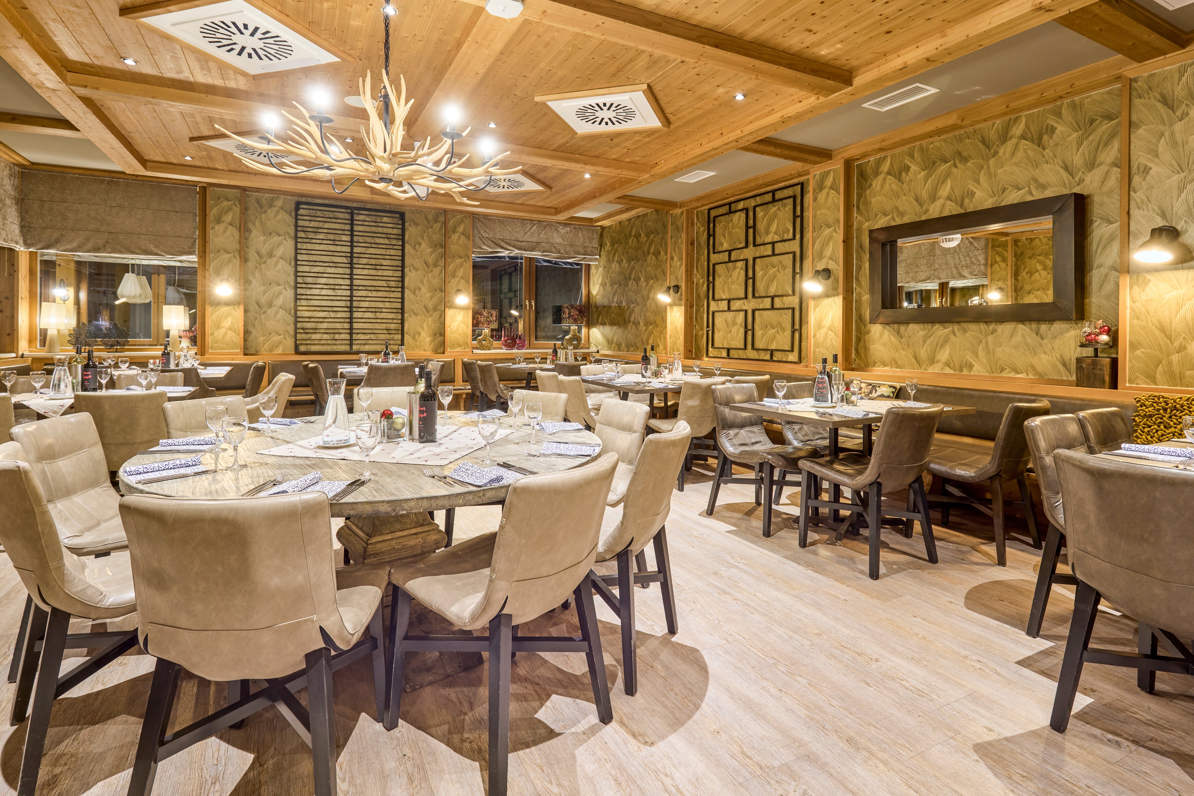 Restaurantbereich in gemütlicher Atmosphäre