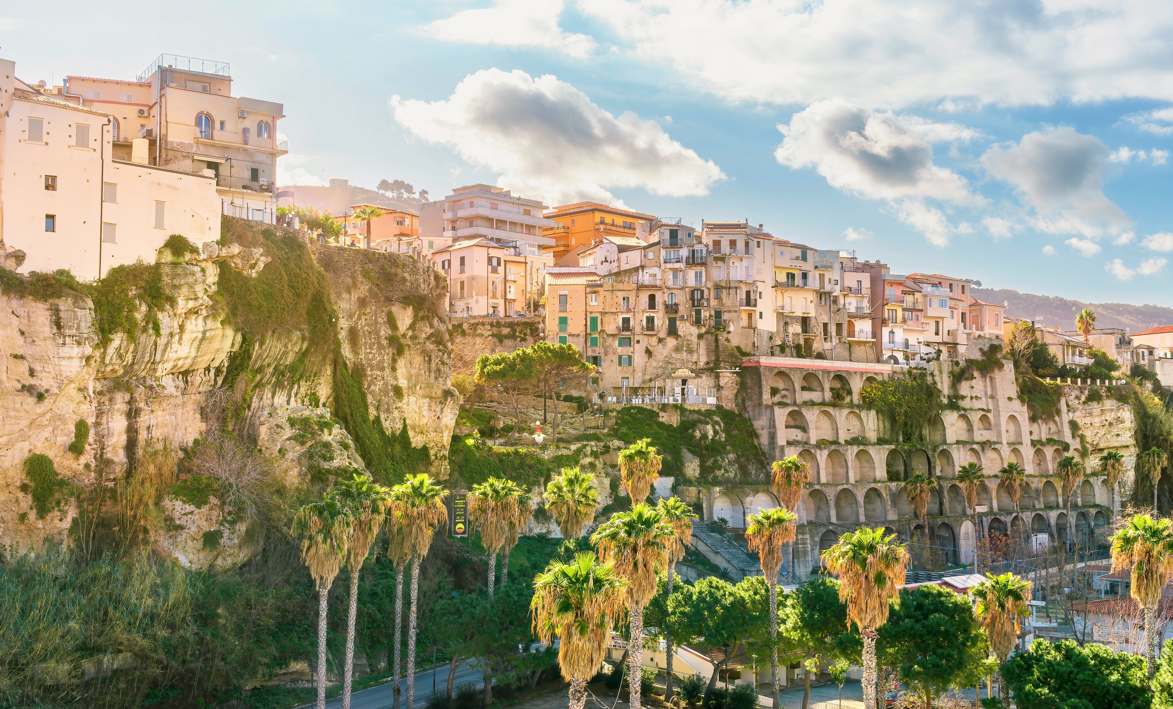 Bilder von Aldiana, einem Premium Cluburlaub Anbieter in einer mediterranen Stadtansicht