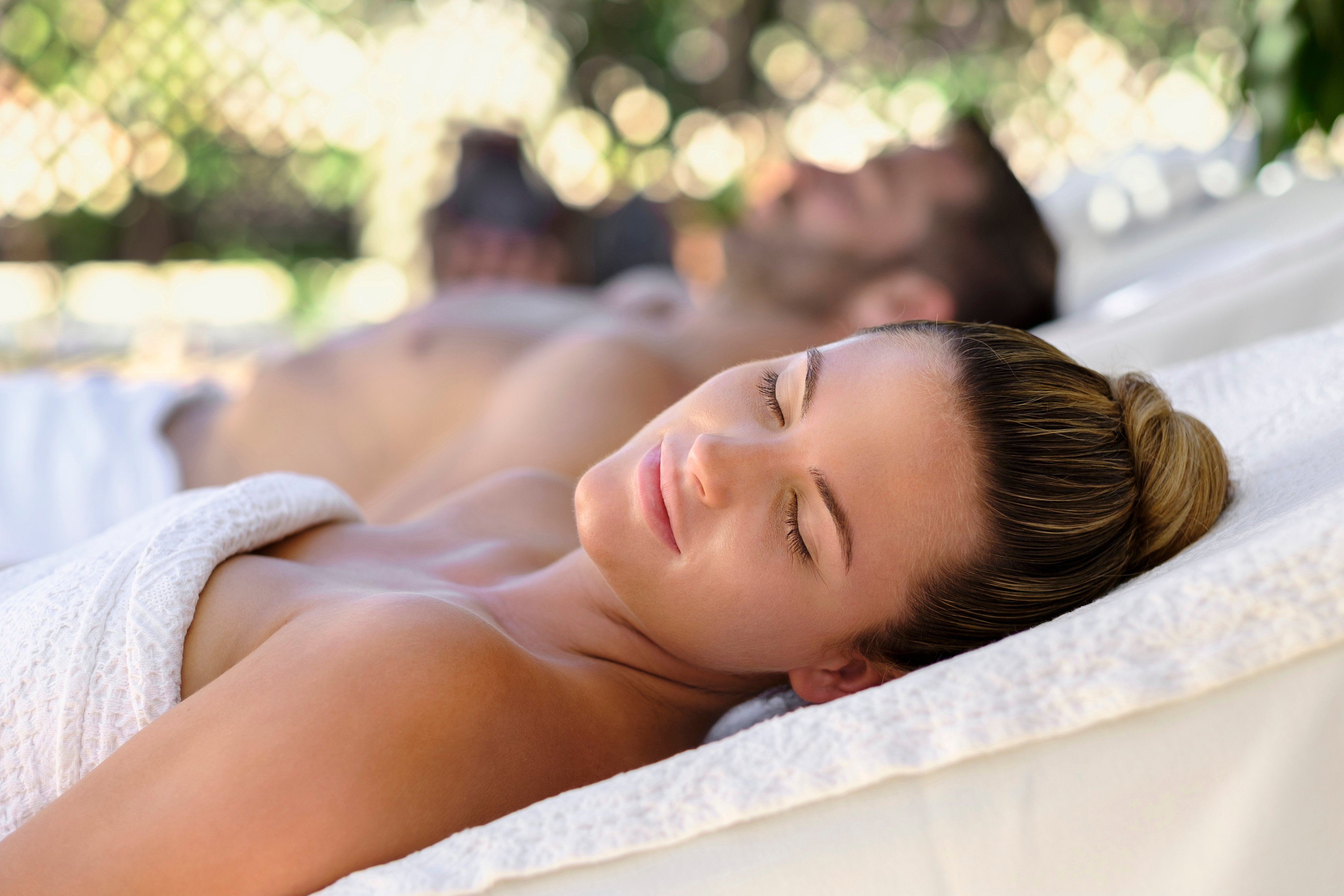 Entspannter Premium Cluburlaub bei Aldiana auf einer Liege im Freien