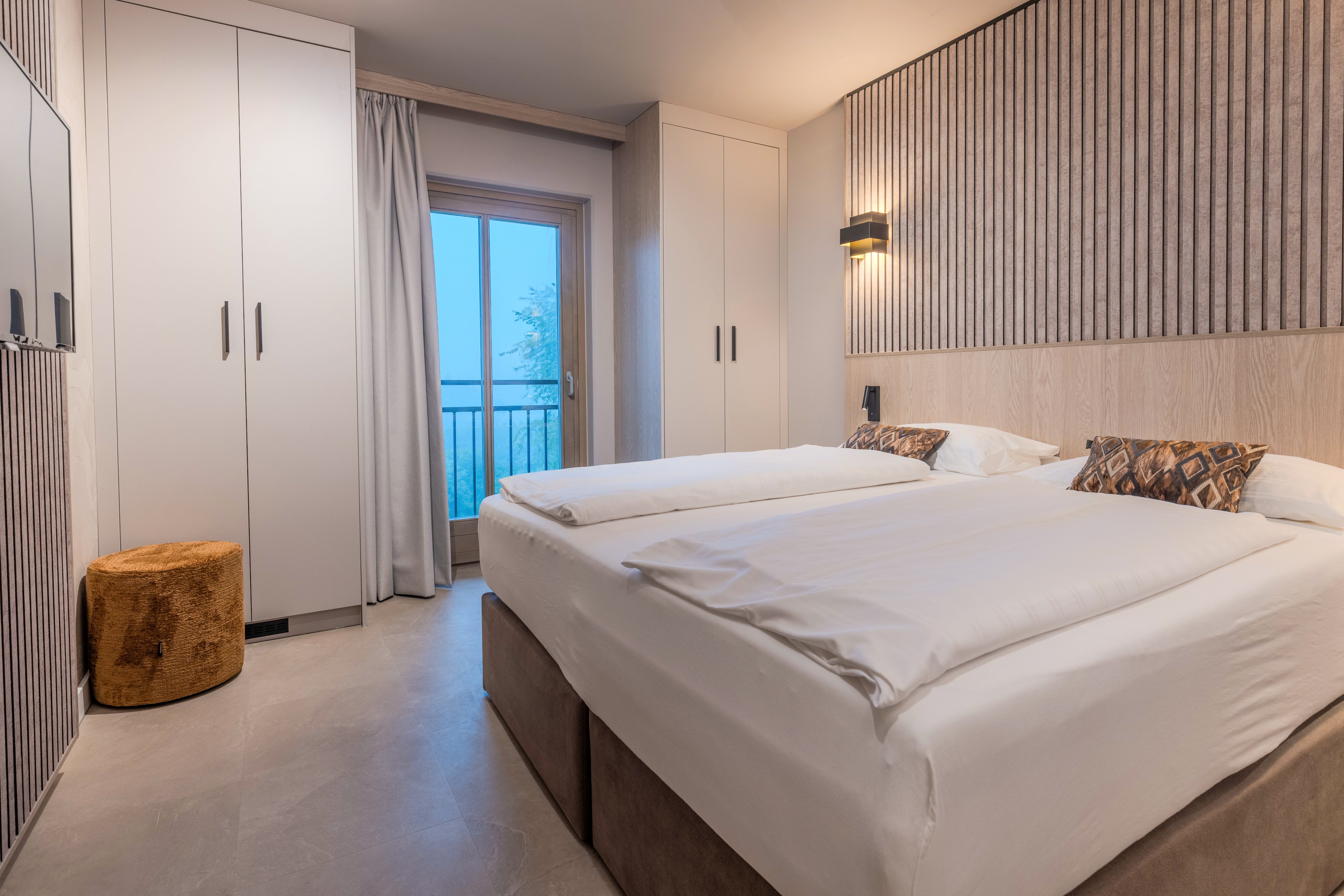 Das helle Schlafzimmer der Mansardenzimmer