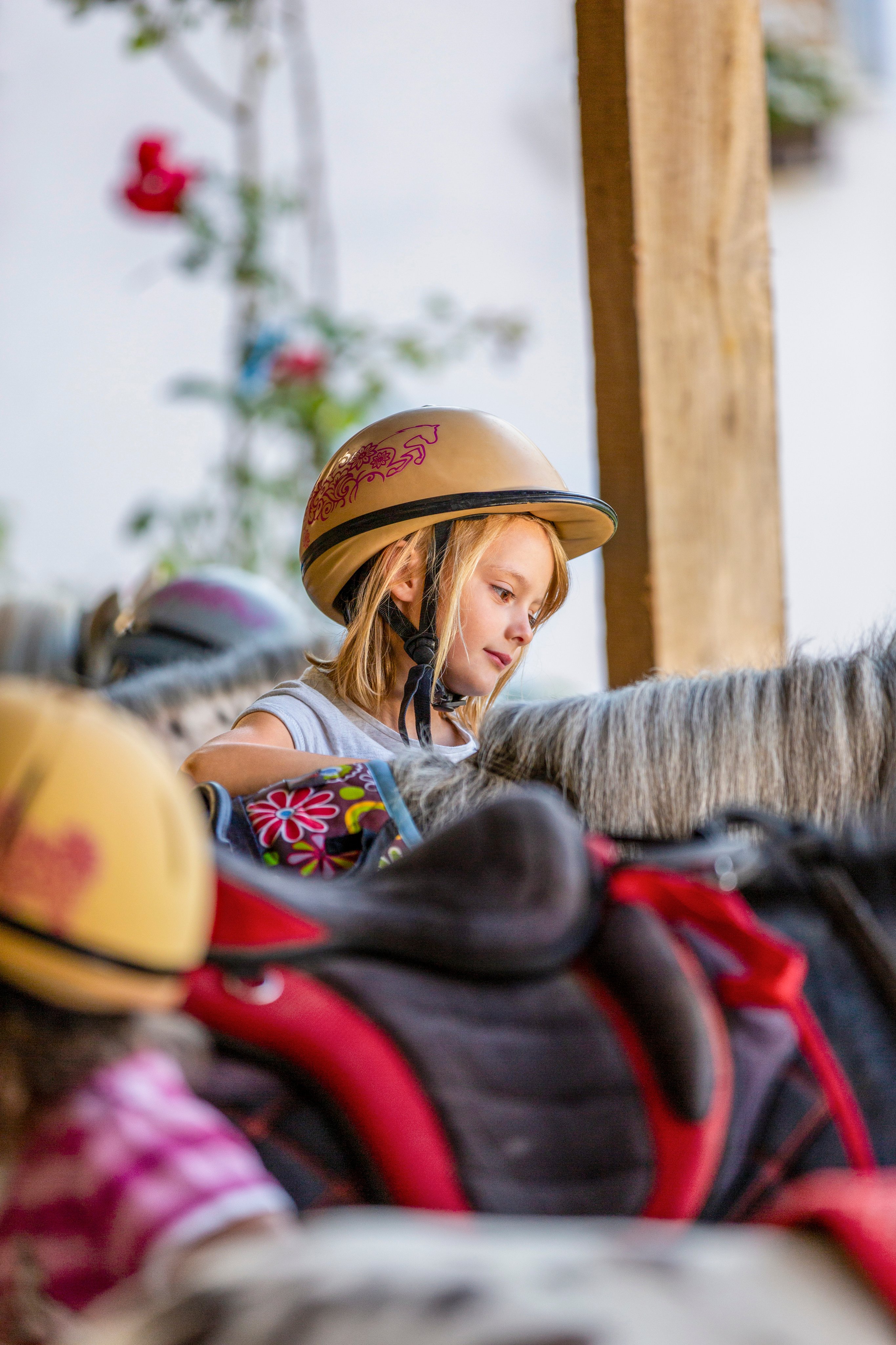 Kinder beim Reiten im Aldiana Premium Cluburlaub, Spaß und Abenteuer in der Natur