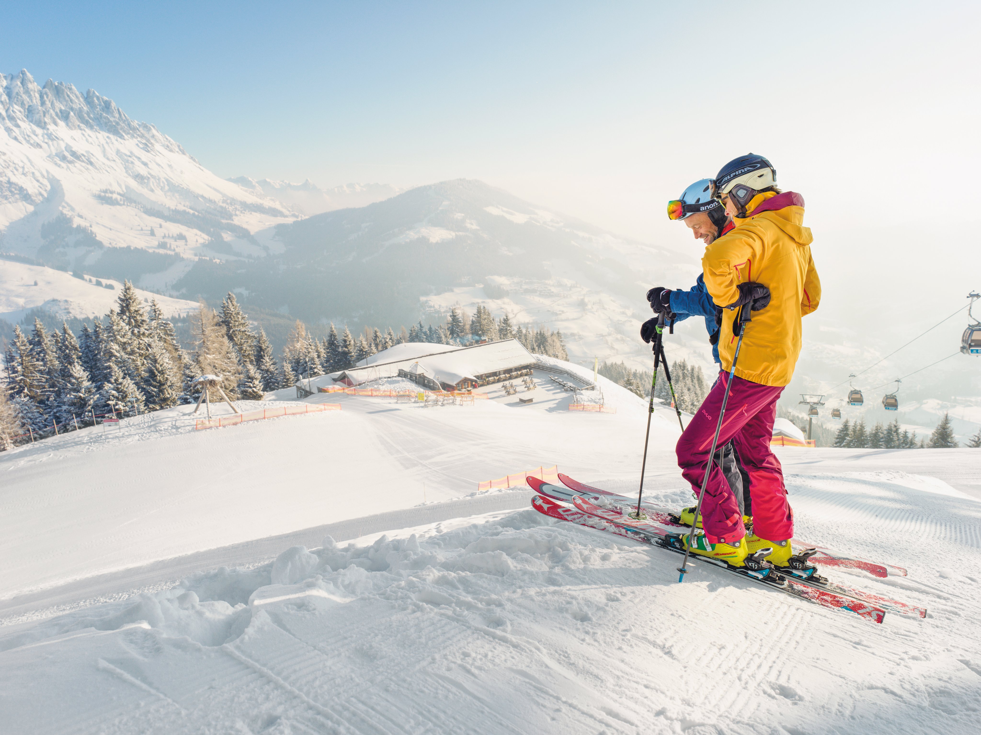 Skifahrer in Winterlandschaft bei Aldiana Premium Cluburlaub