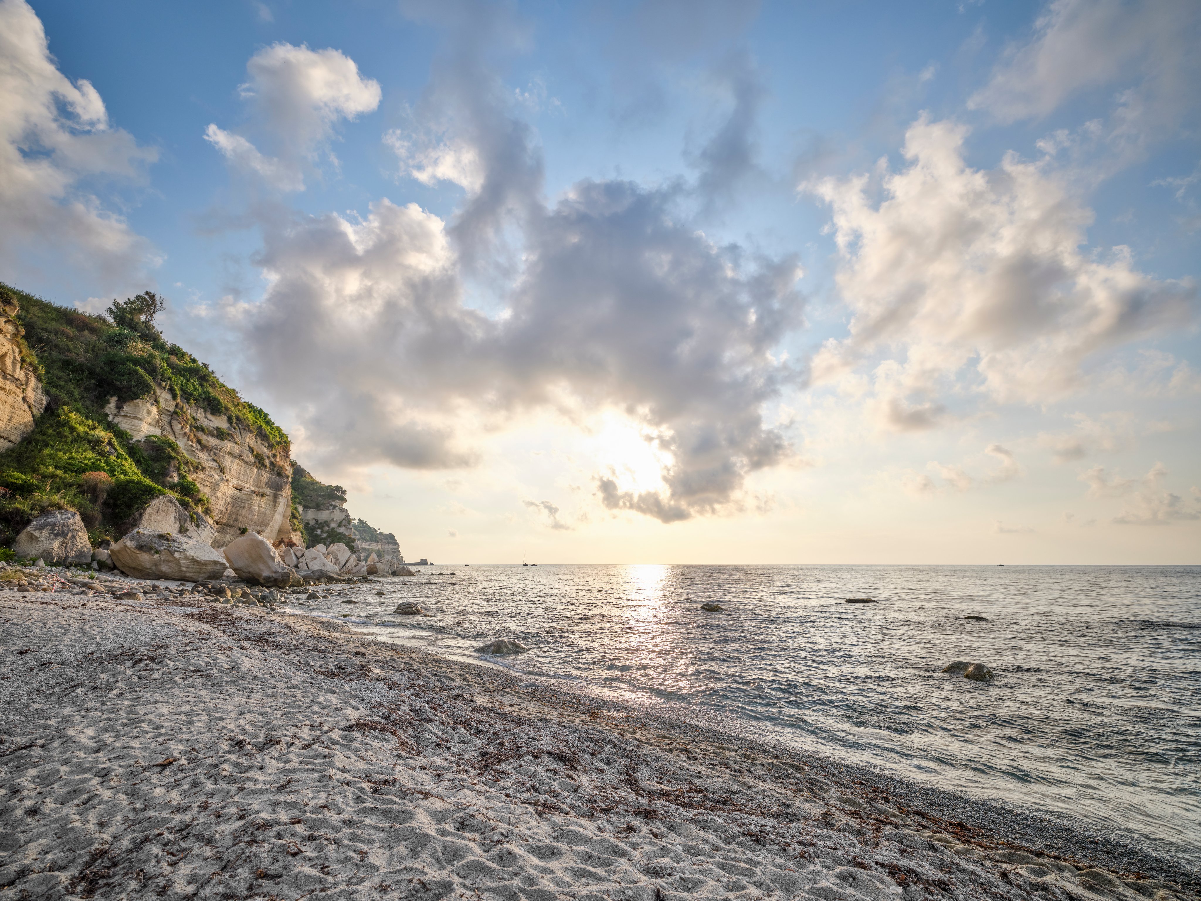 Atemberaublicher Sonnenuntergang am Strand bei Aldiana Premium Cluburlaub