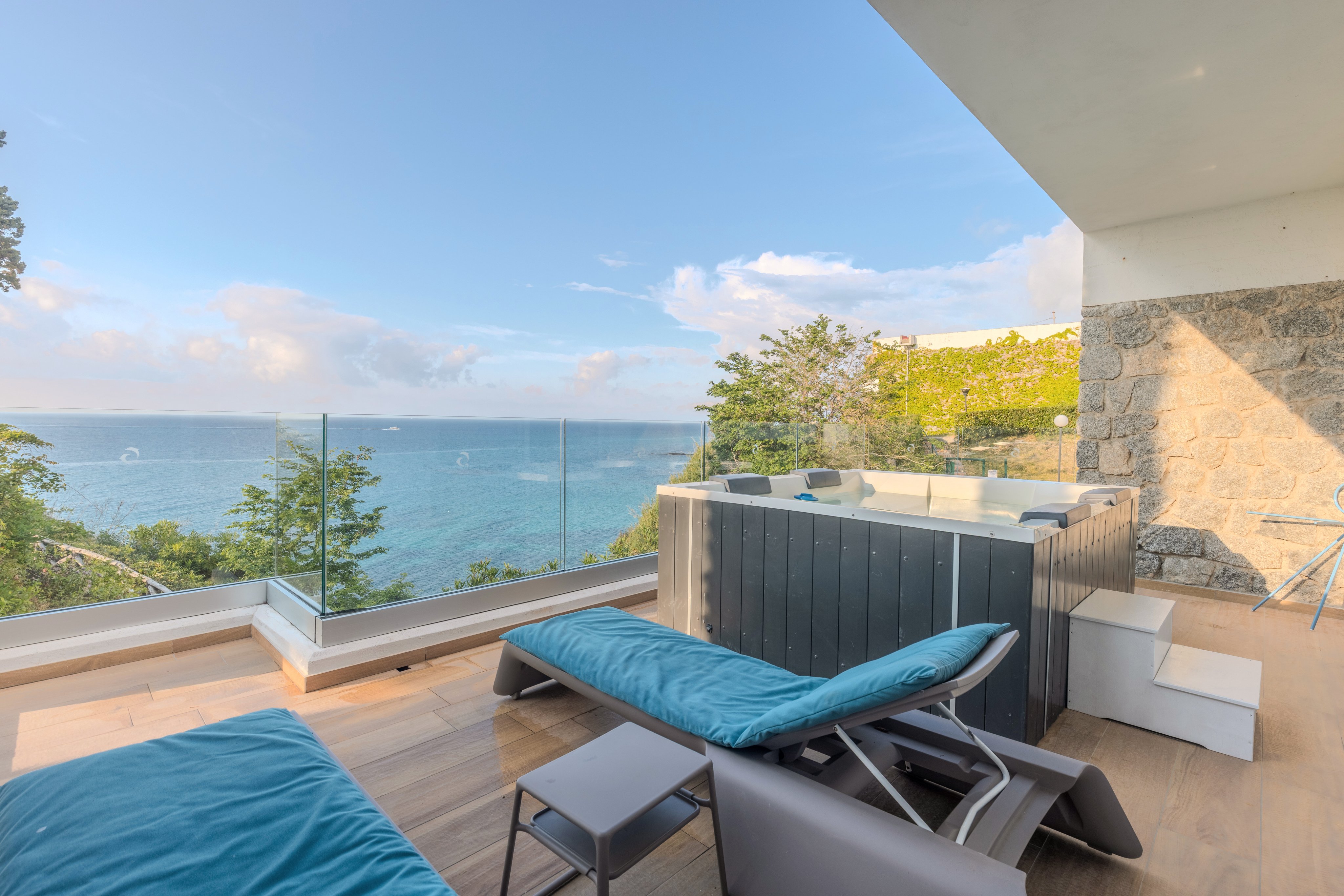 Blick auf das Meer vom Premium Cluburlaub bei Aldiana, entspannte Hotellandschaft