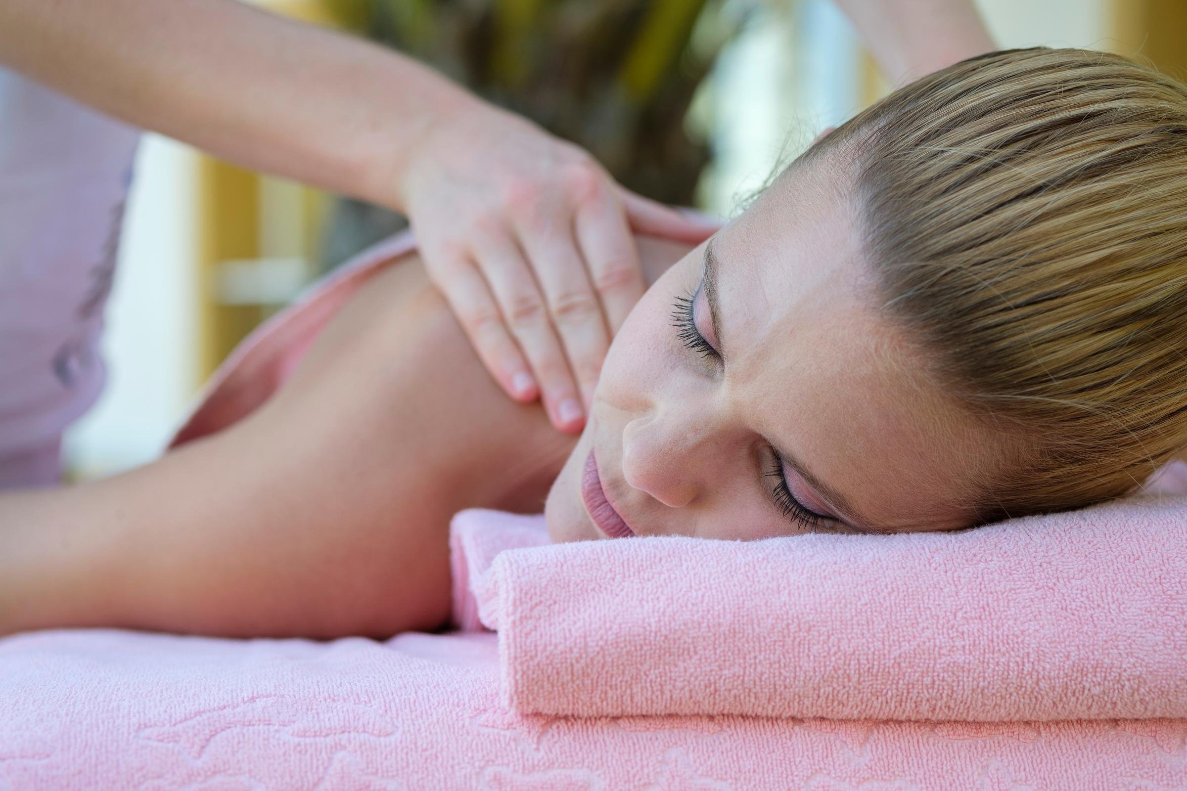 Entspannende Massage im luxuriösen Aldiana Premium Cluburlaub