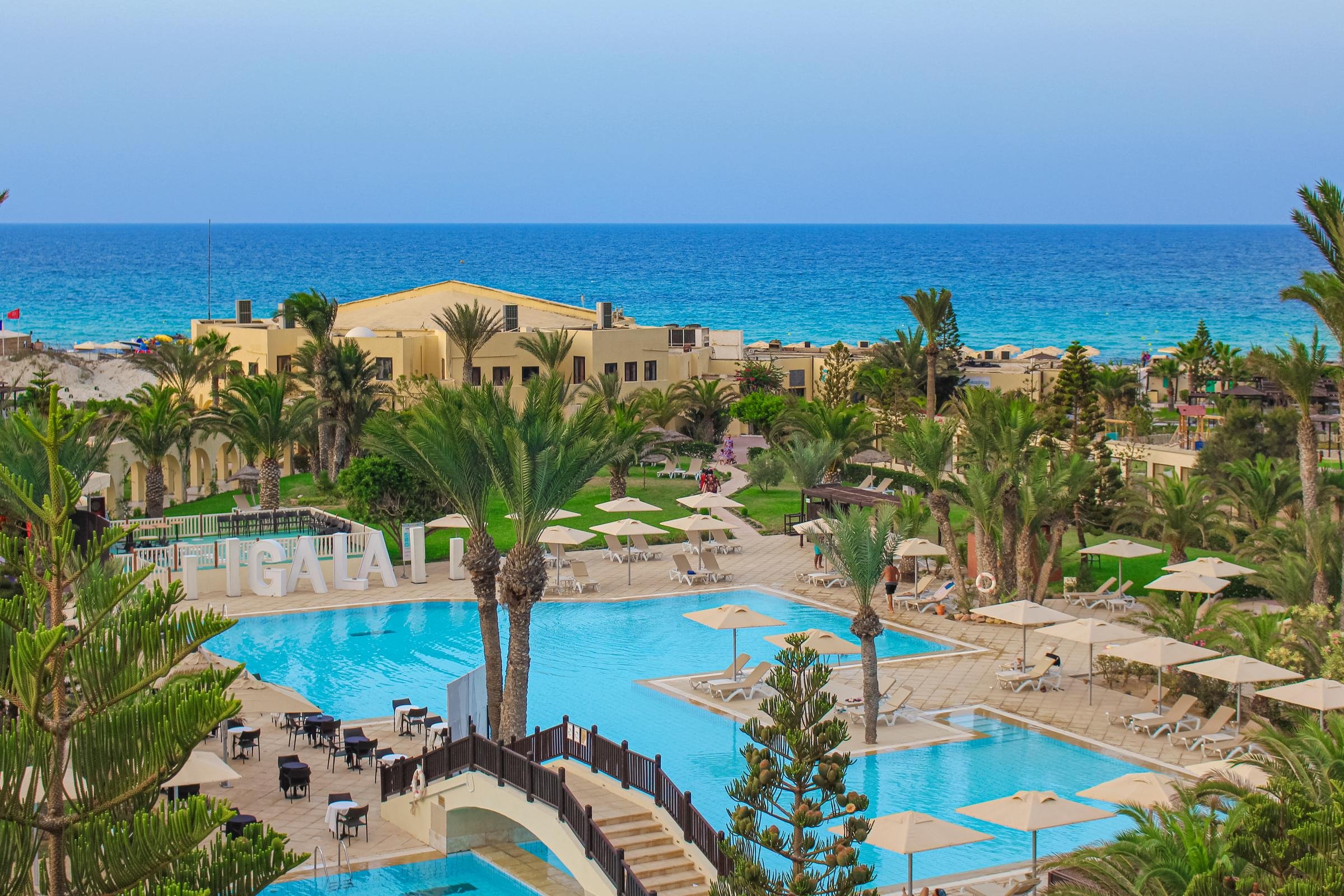 Bilder eines Aldiana Premium Cluburlaubs mit Pool, Strand und gepflegter Anlage