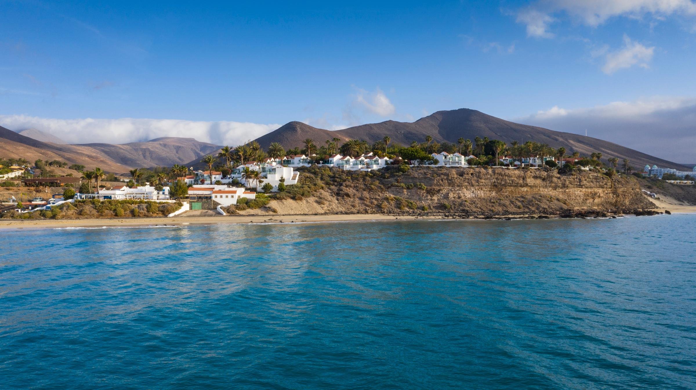 Traumhafte Aldiana Urlaubsanlage am Meer in einer wunderschönen natürlichen Umgebung.