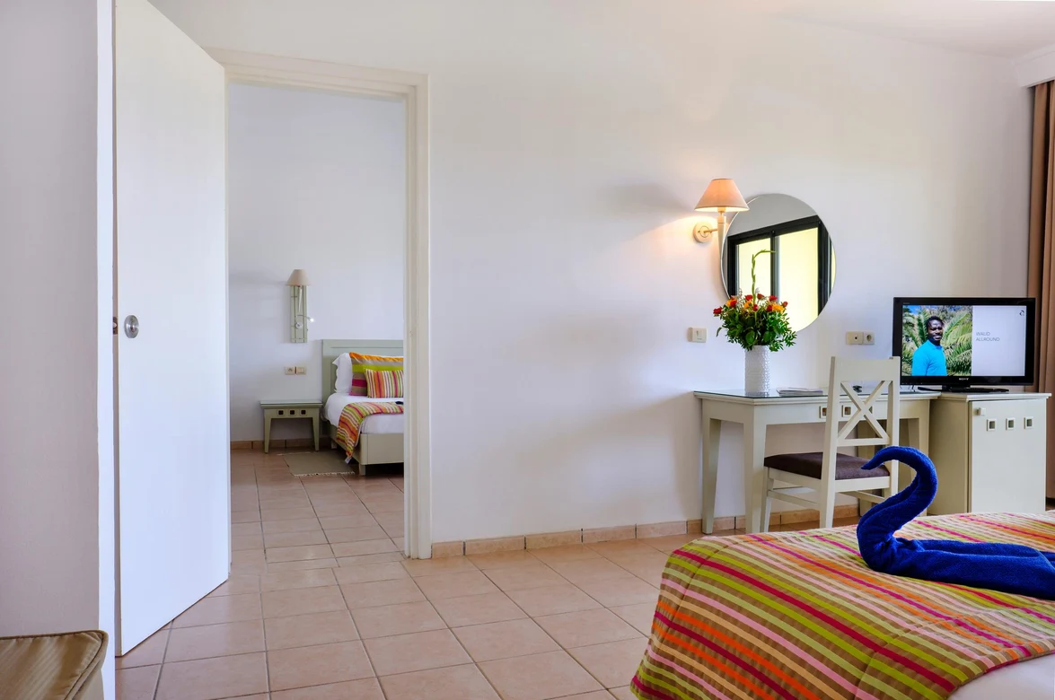 Familienzimmer mit Durchgangstür