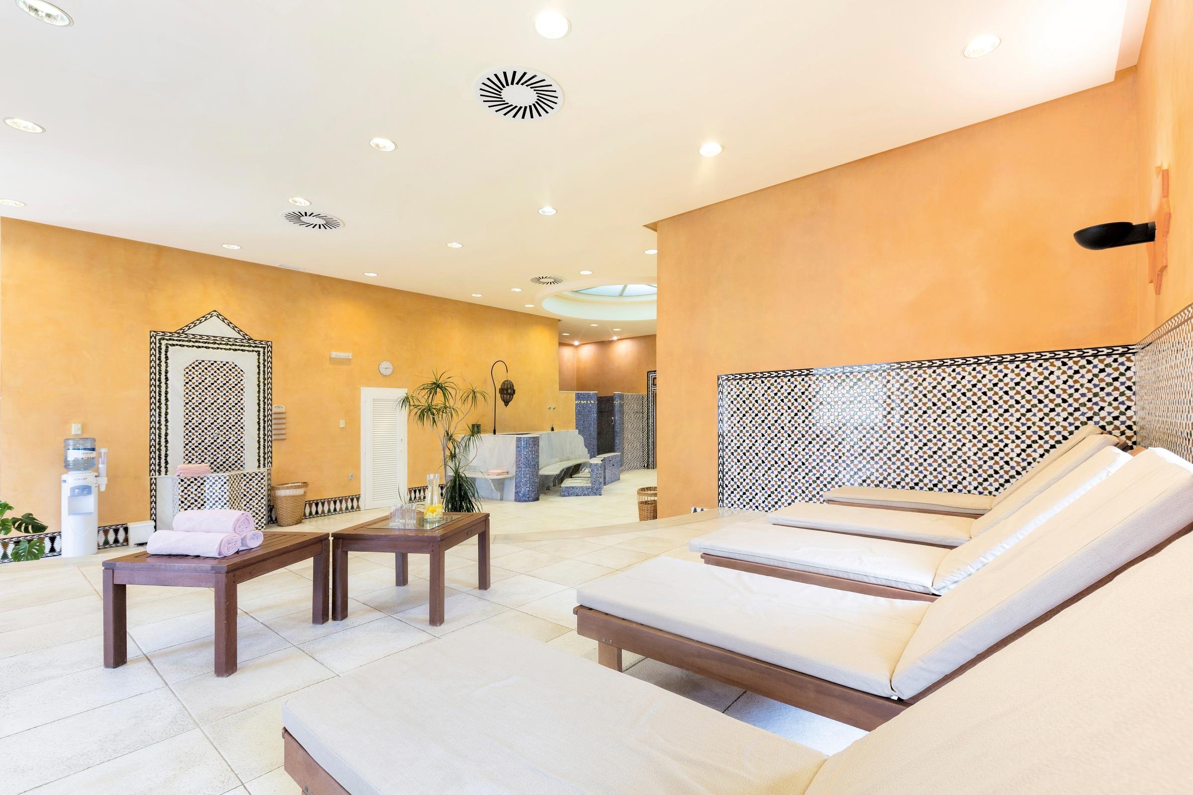 Gemütlicher Indoor-Lounge Bereich in einem Premium Cluburlaub bei Aldiana