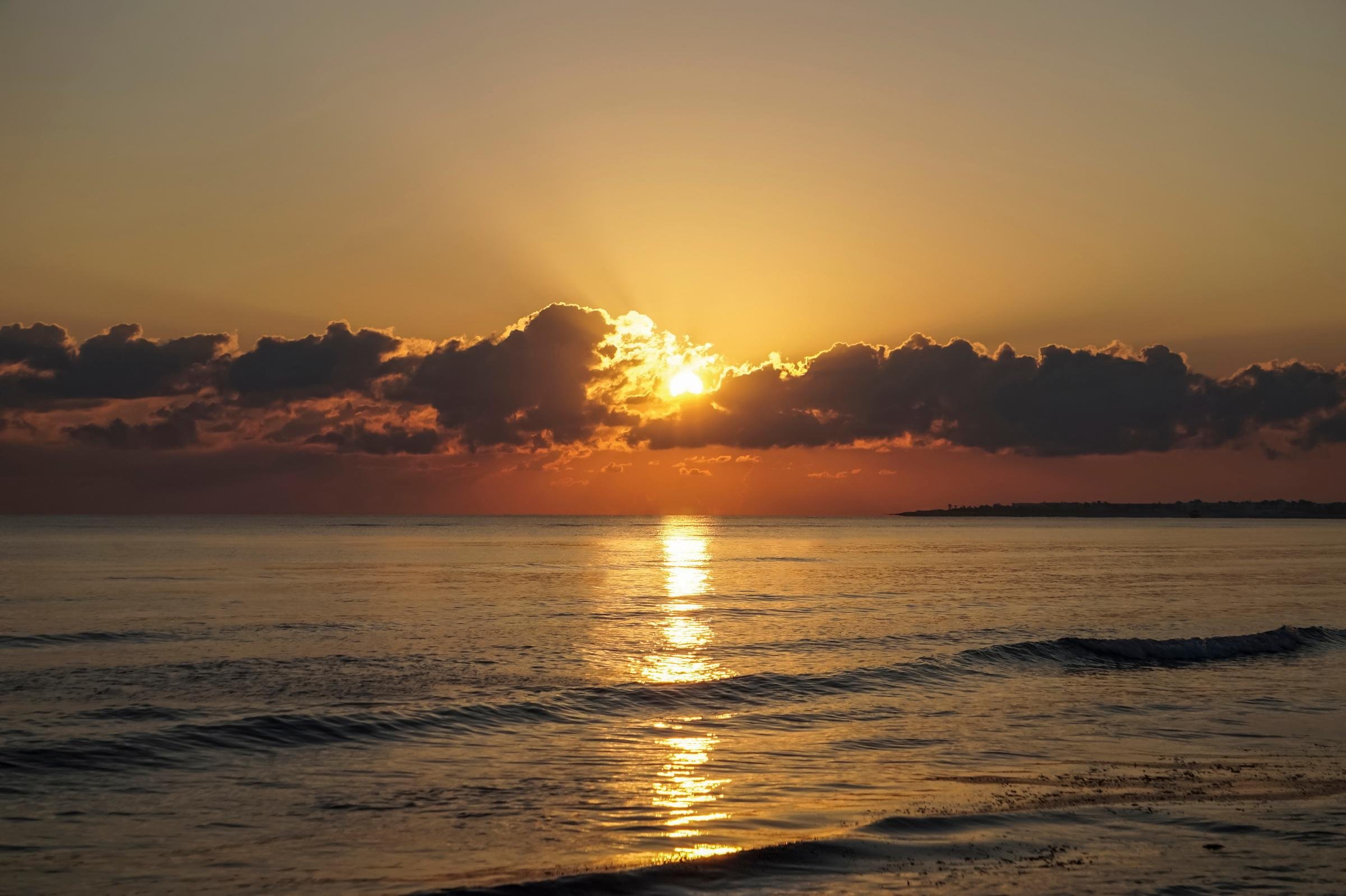 Sonnenuntergang am Meer bei Aldiana Premium Cluburlaub Uncalibrated Bild