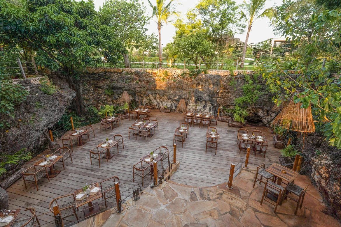 Spezialitätenrestaurant The Cave 