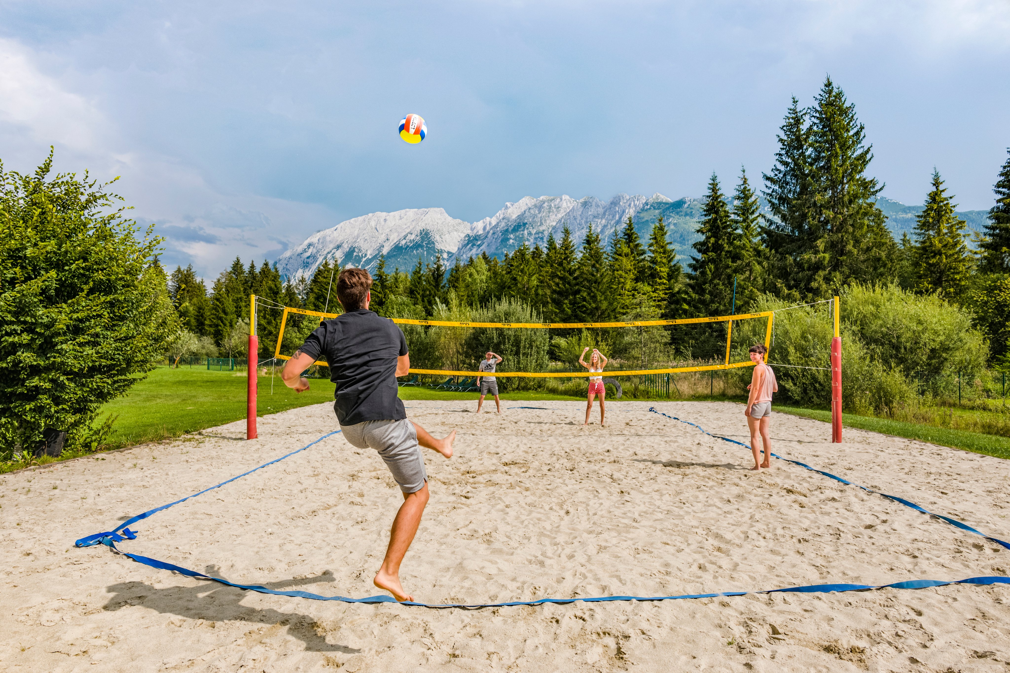 Beachvolleyball beim Hotel
