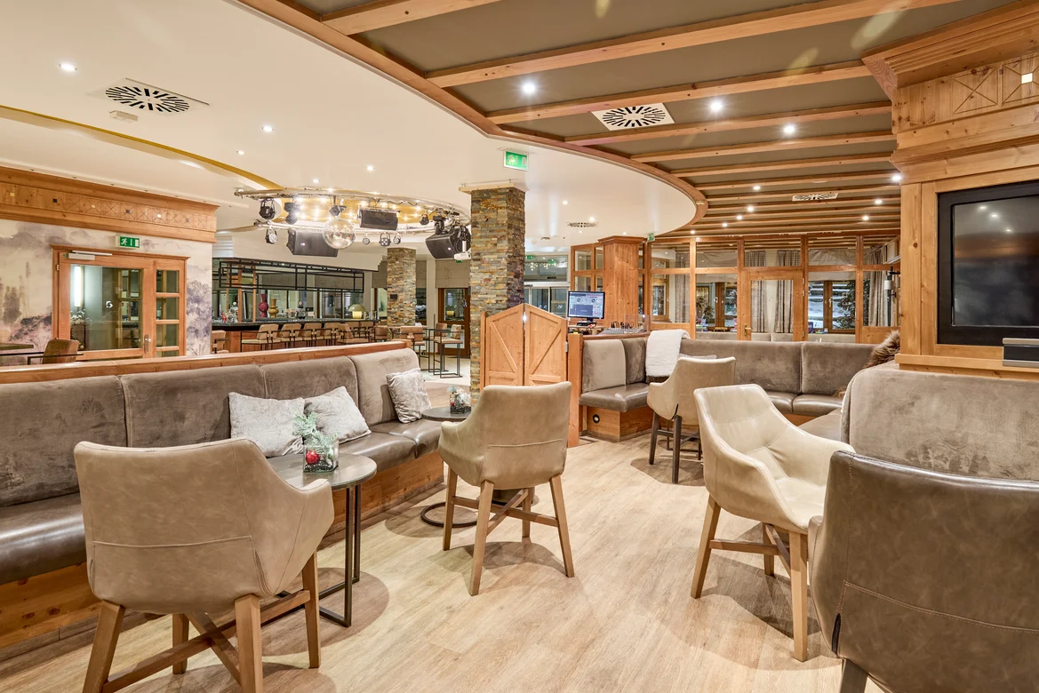 Connect Bar mit gemütlicher Bestuhlung 
