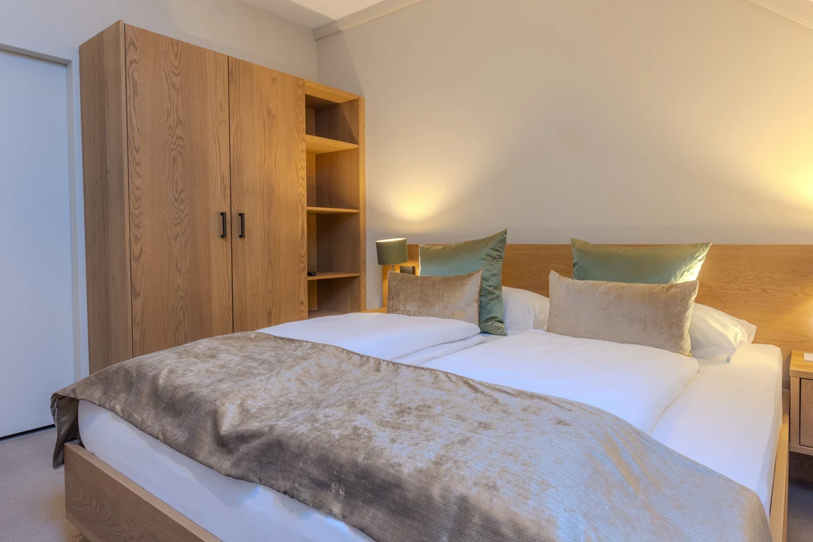 Schlafzimmer im Premium Cluburlaub bei Aldiana, komfortabel und modern eingerichtet