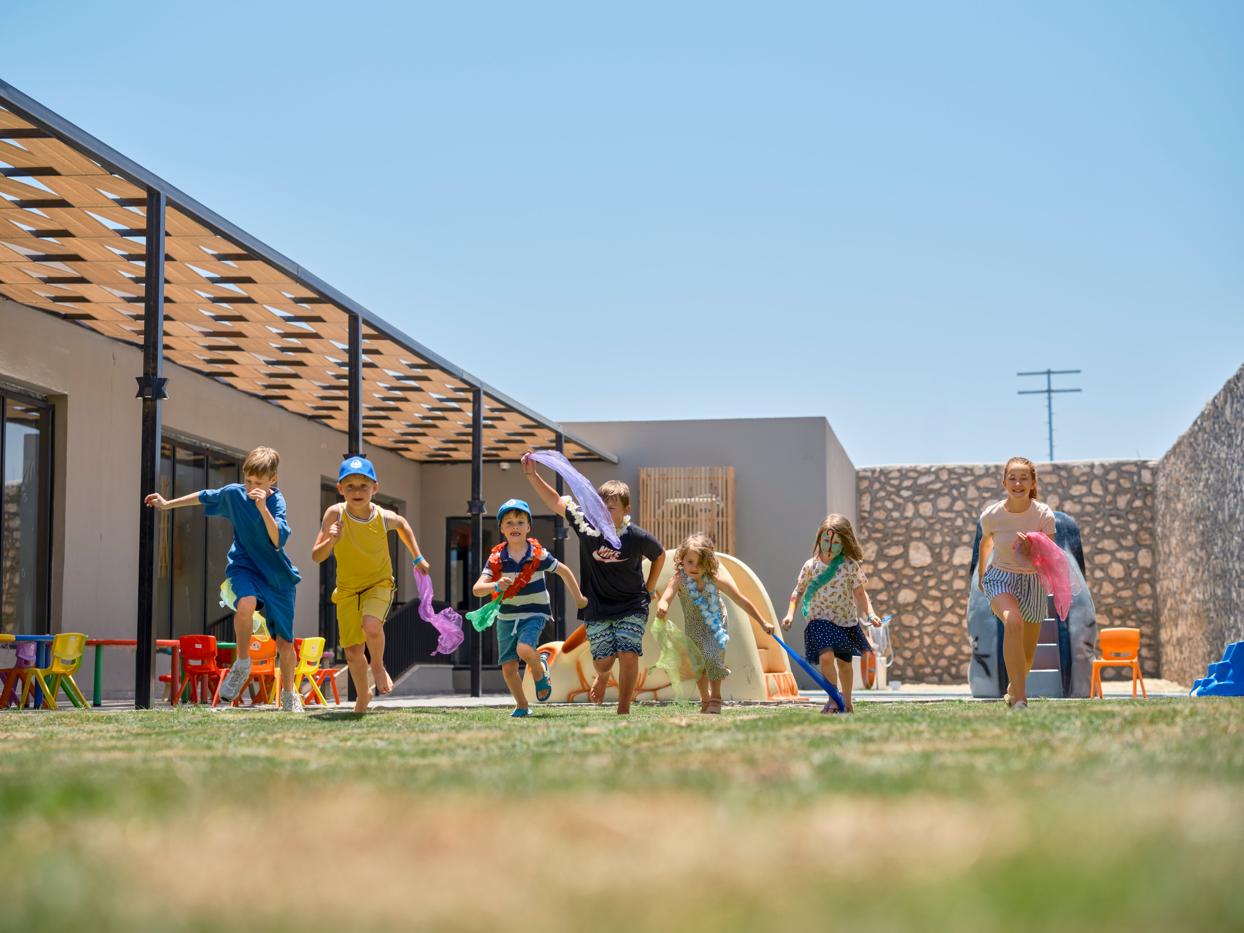 Flosse Club Aussenbereich mit Pool 