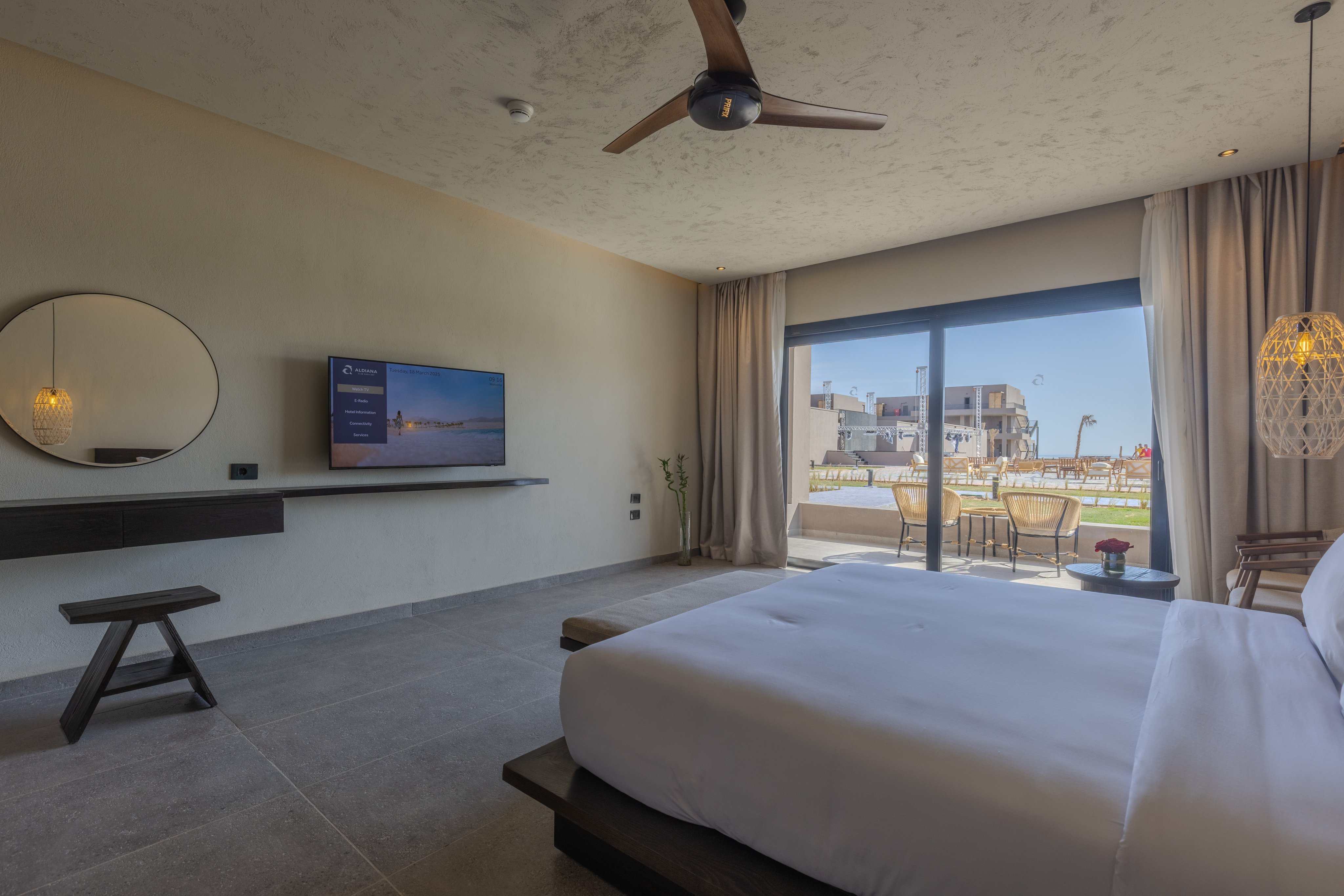 Aldiana Hotel Zimmer mit Meerblick, komfortables Bett, moderne Einrichtung, entspannte Atmosphäre