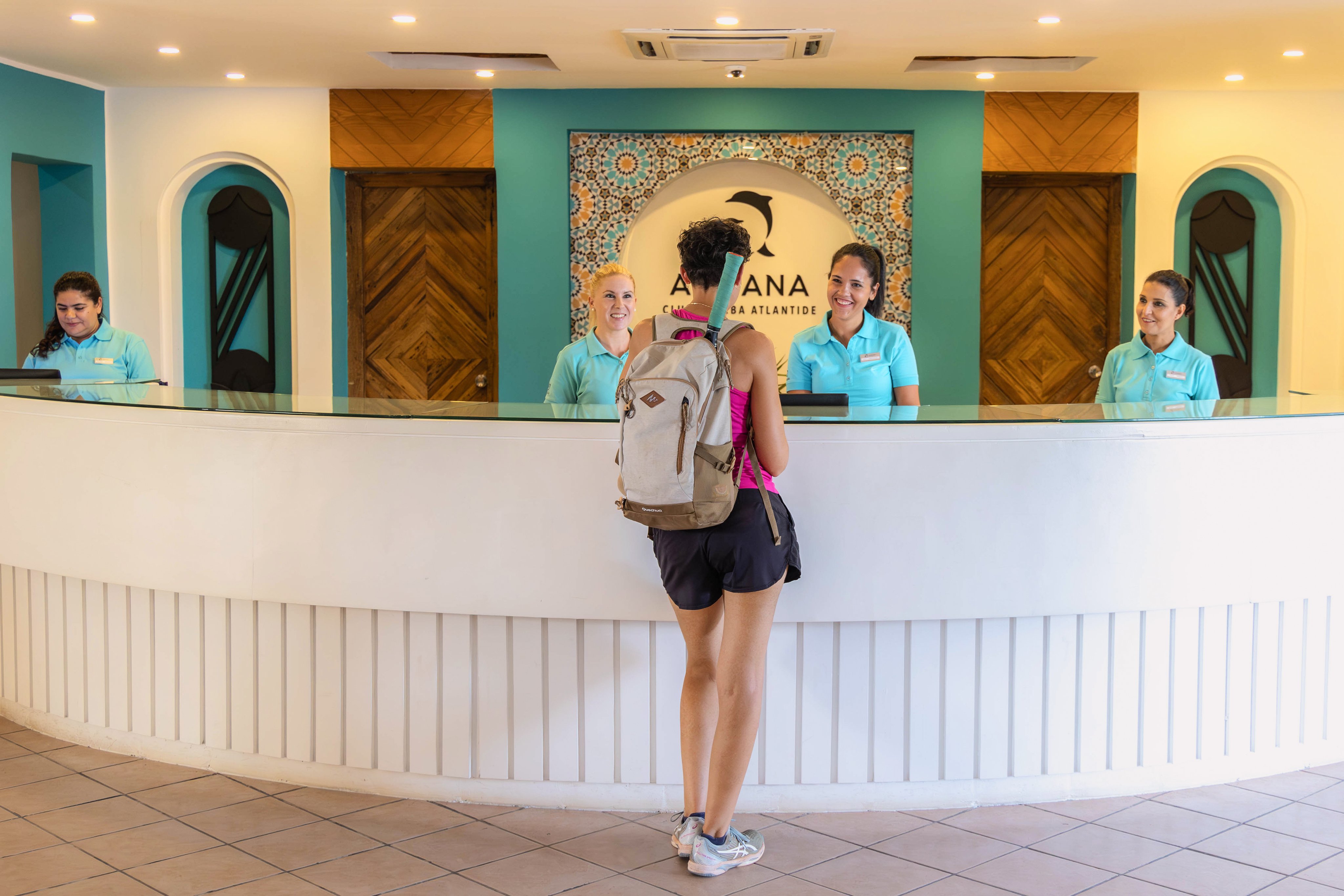 Rezeption bei Aldiana mit freundlichem Personal, komfortabler Atmosphäre, für hochwertigen Cluburlaub