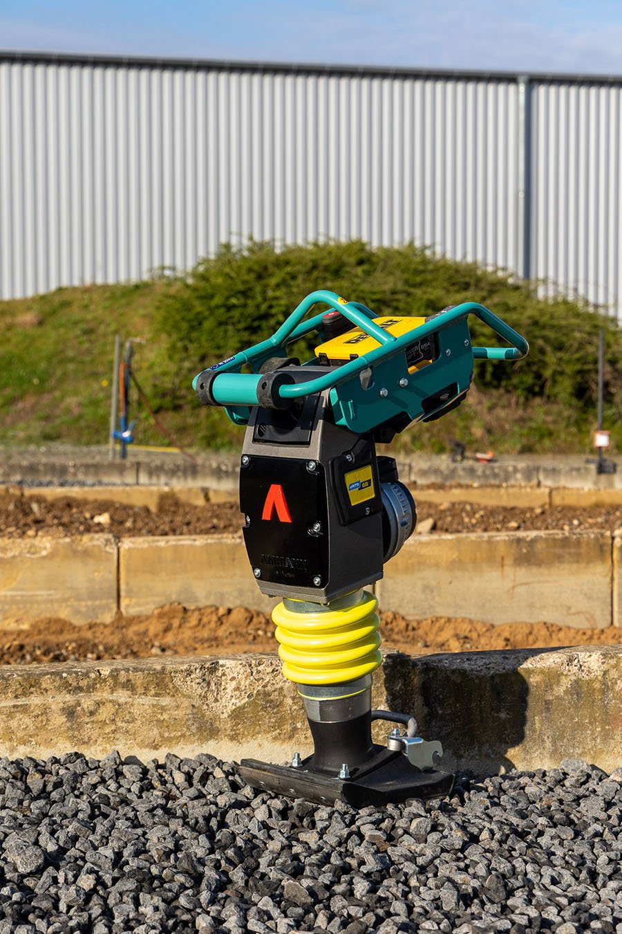 Ammann_DeWalt_eATR_68_Rammer_250826.jpg