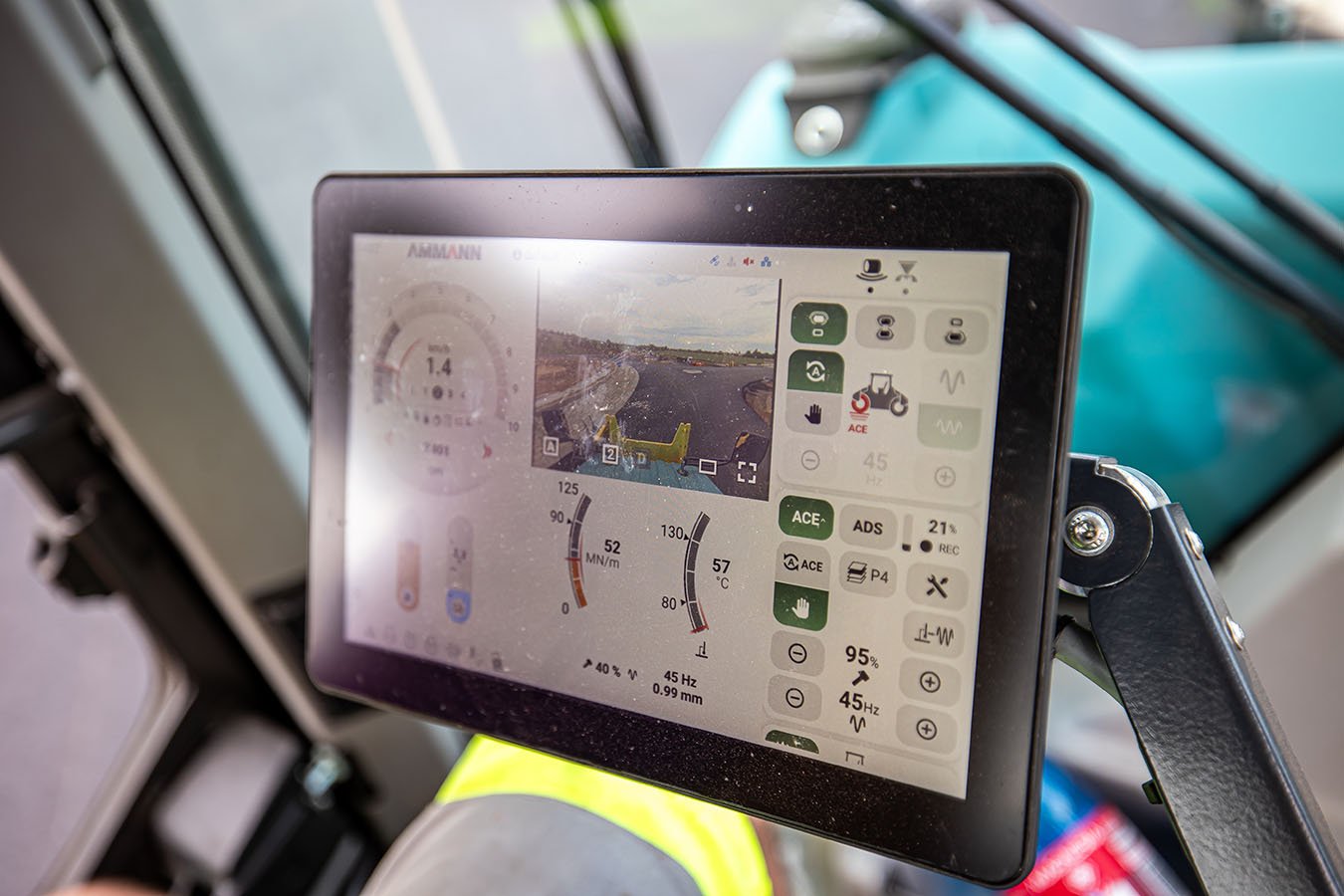 Ammann_ACEpro_ARP_75_Tandem_Roller_display_241212.jpg
