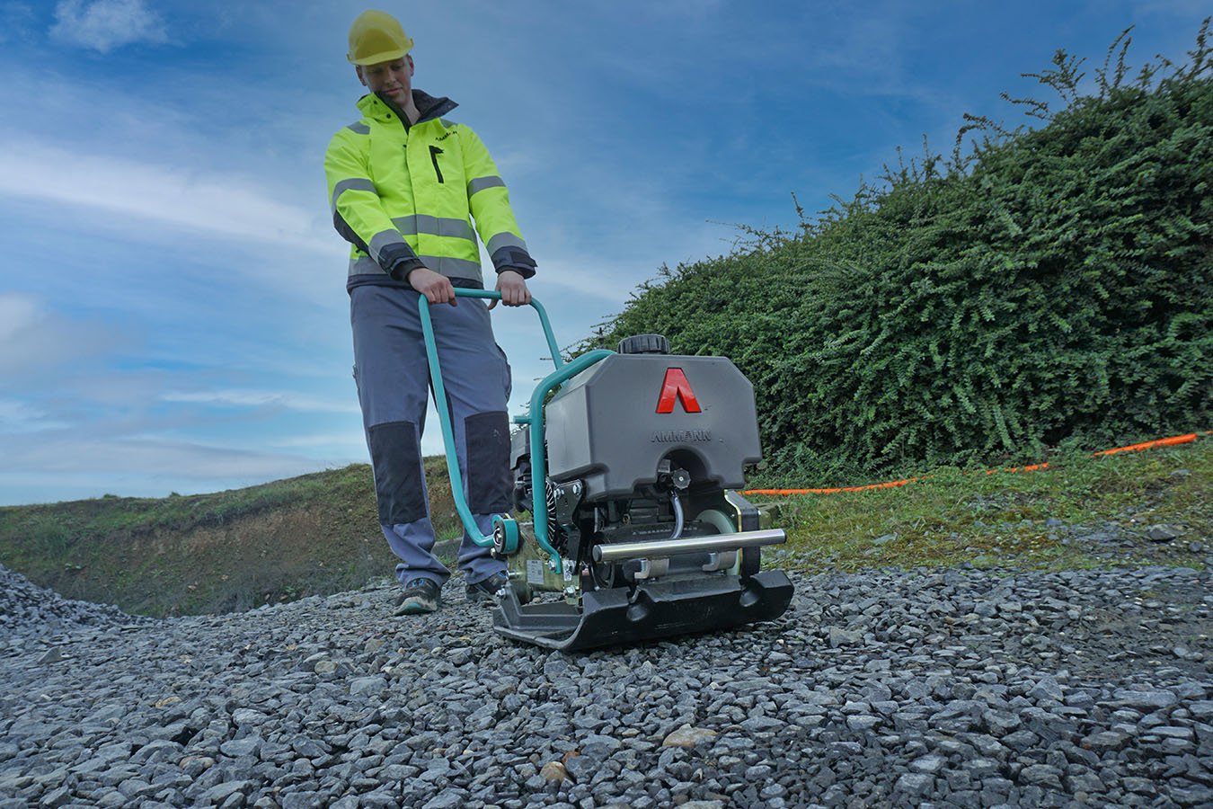 apf_1240_vibratory_plate_avd_dsc02489_210927.jpg