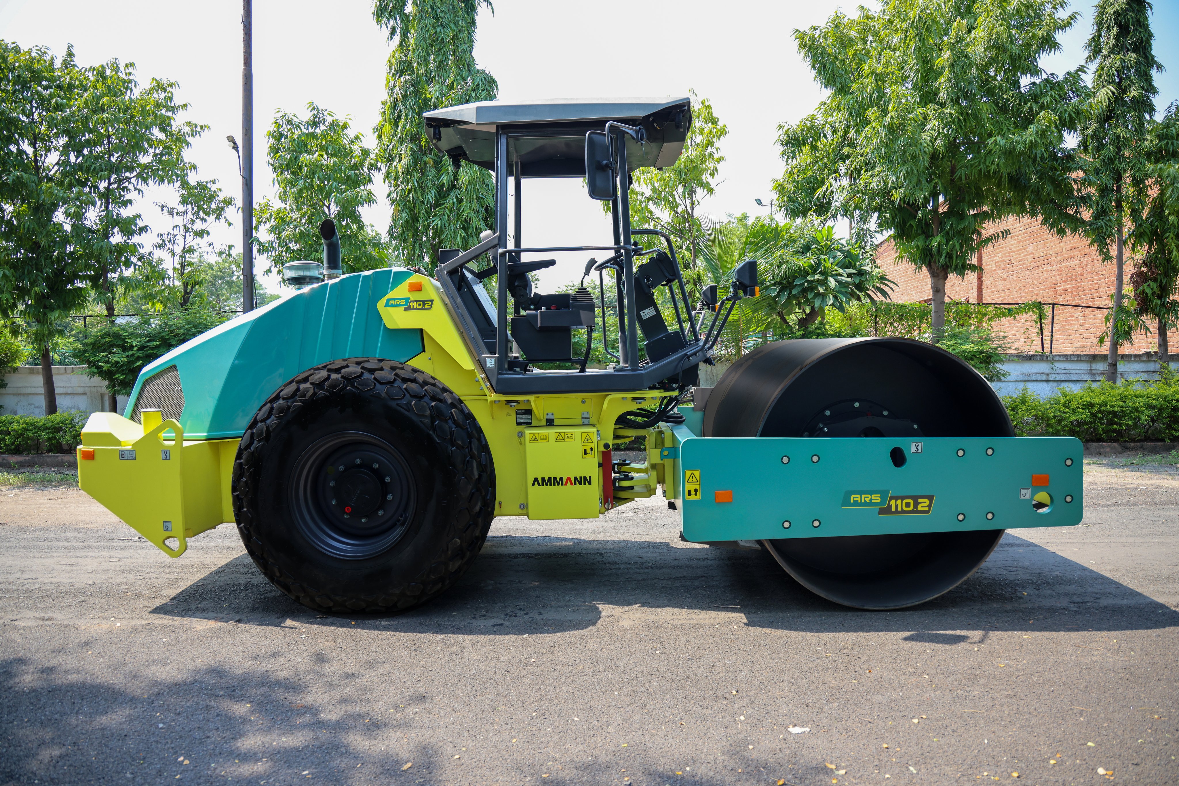 Ammann_ARS_110.2_T3_Single_Drum_R.jpg