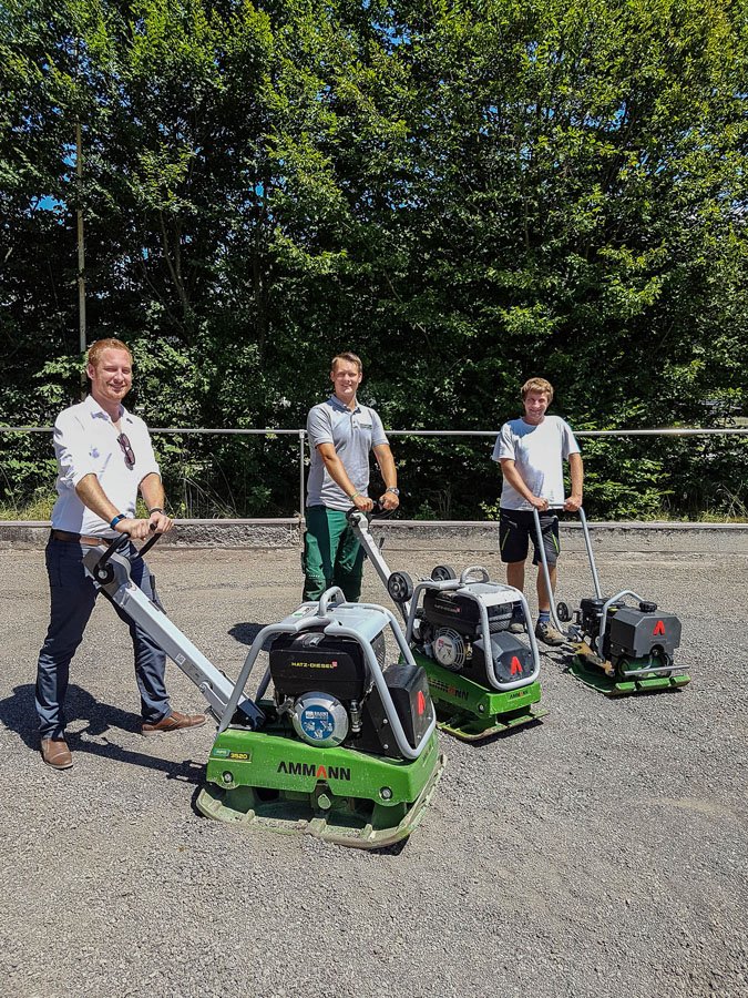 ammann_press_release_vibratory-plates-in-action_2017_r1711_gruppereitplatz.jpg