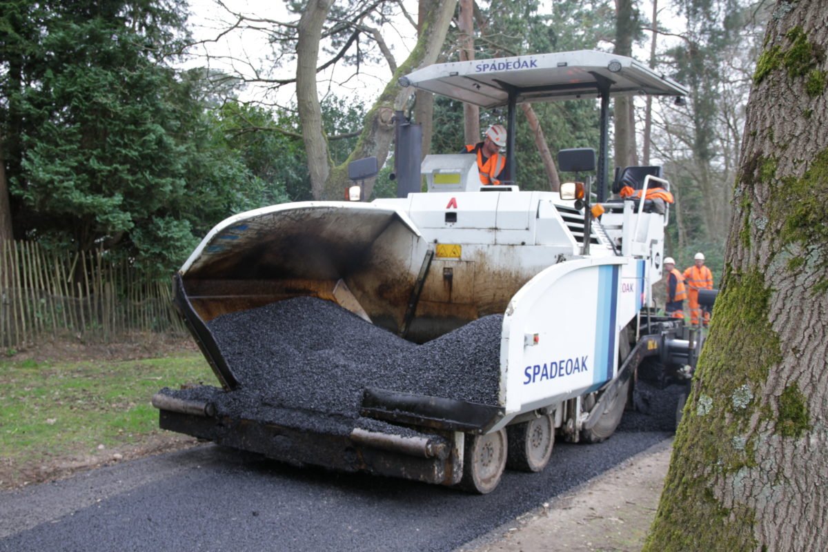 afw-500_asphalt_paver_testimonial_spadeoak_img_8127-1-e1495089658191.jpg