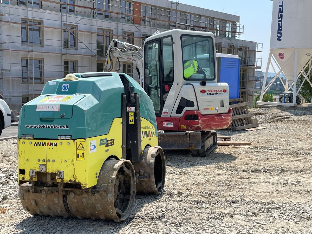 arr_1575_trench_roller_slovakia_jobsite_230330.jpg