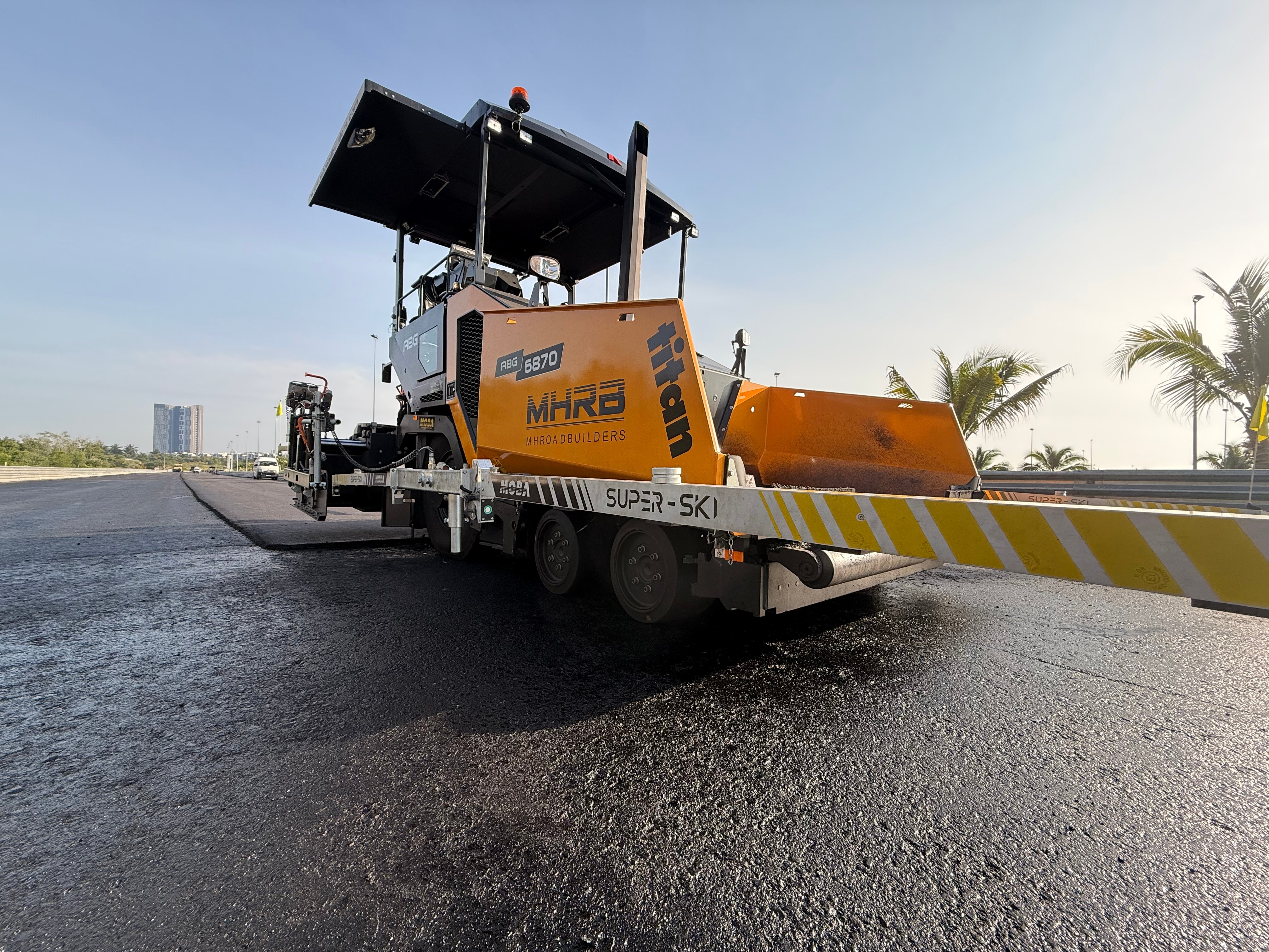 abg_6870_wheeled_paver.jpeg