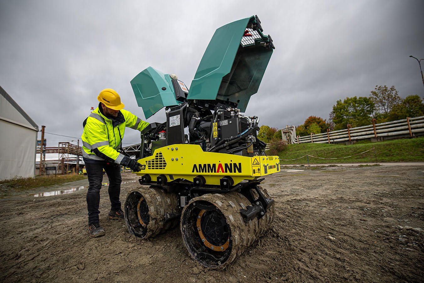ARR_1585-2_Trench_roller_24_260114.jpg