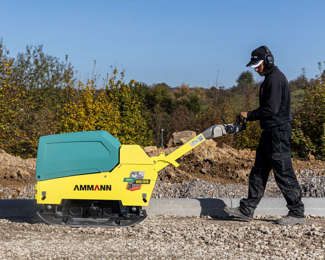 aph_8595_vibratory_plate_avd_j84a4253_200114.jpg