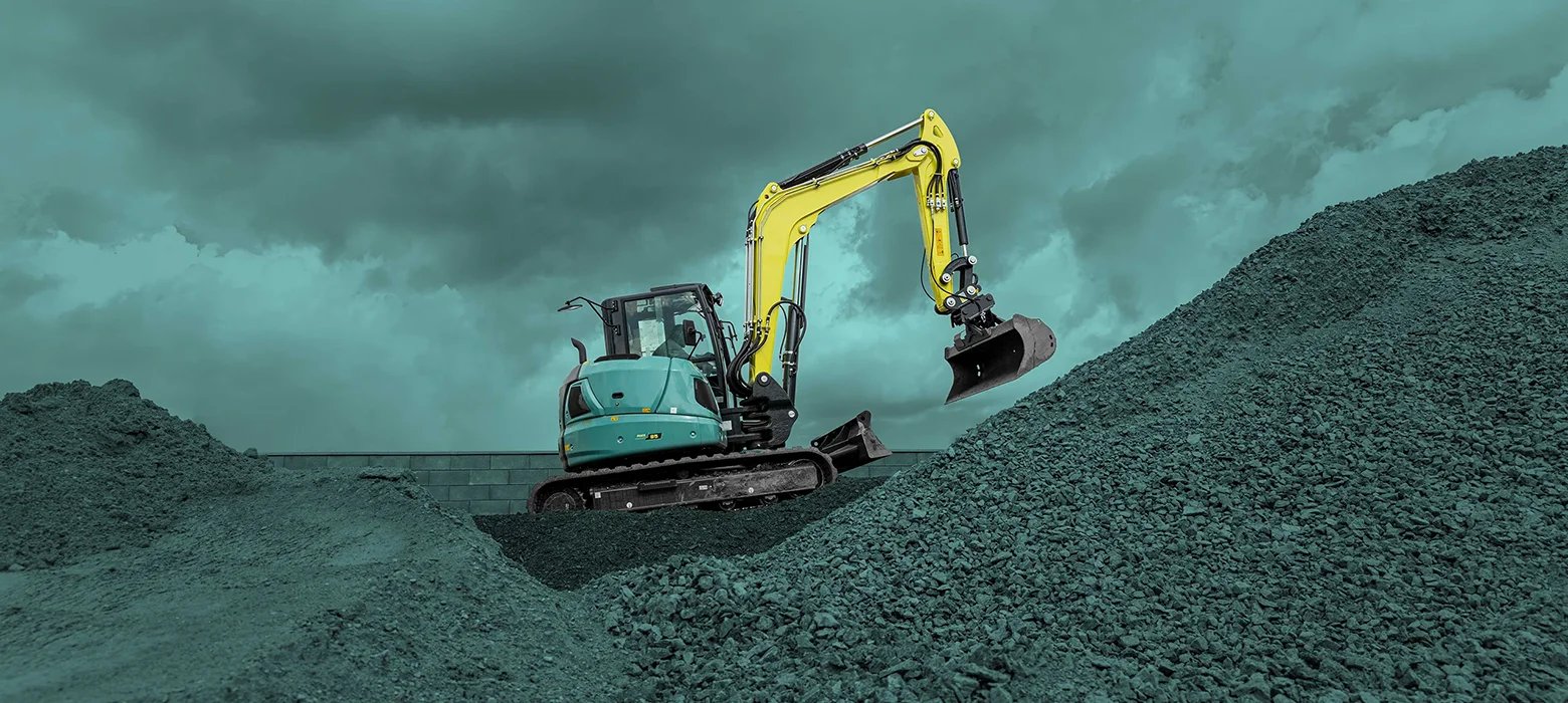 M5_Hero_Image_01_Mini_Excavator_1560x700.webp