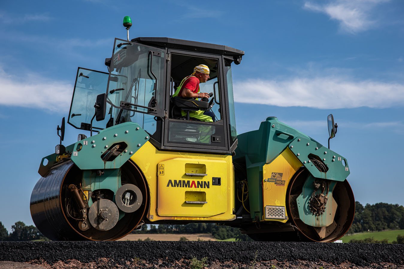 ARX_110-2-Tandem_Roller_jobsite_03_250709.jpg