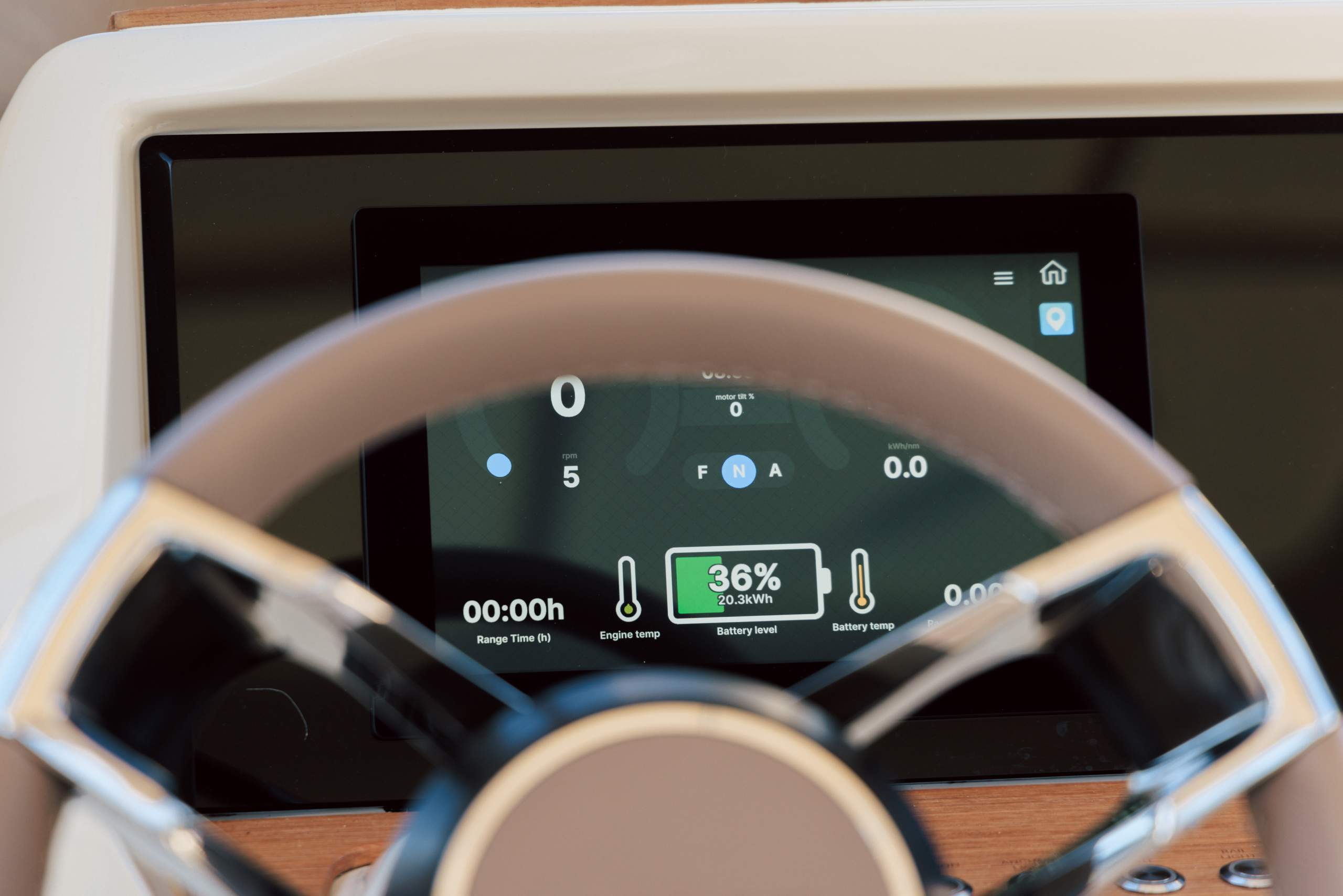 AX-E 22 T-Top_099A4191