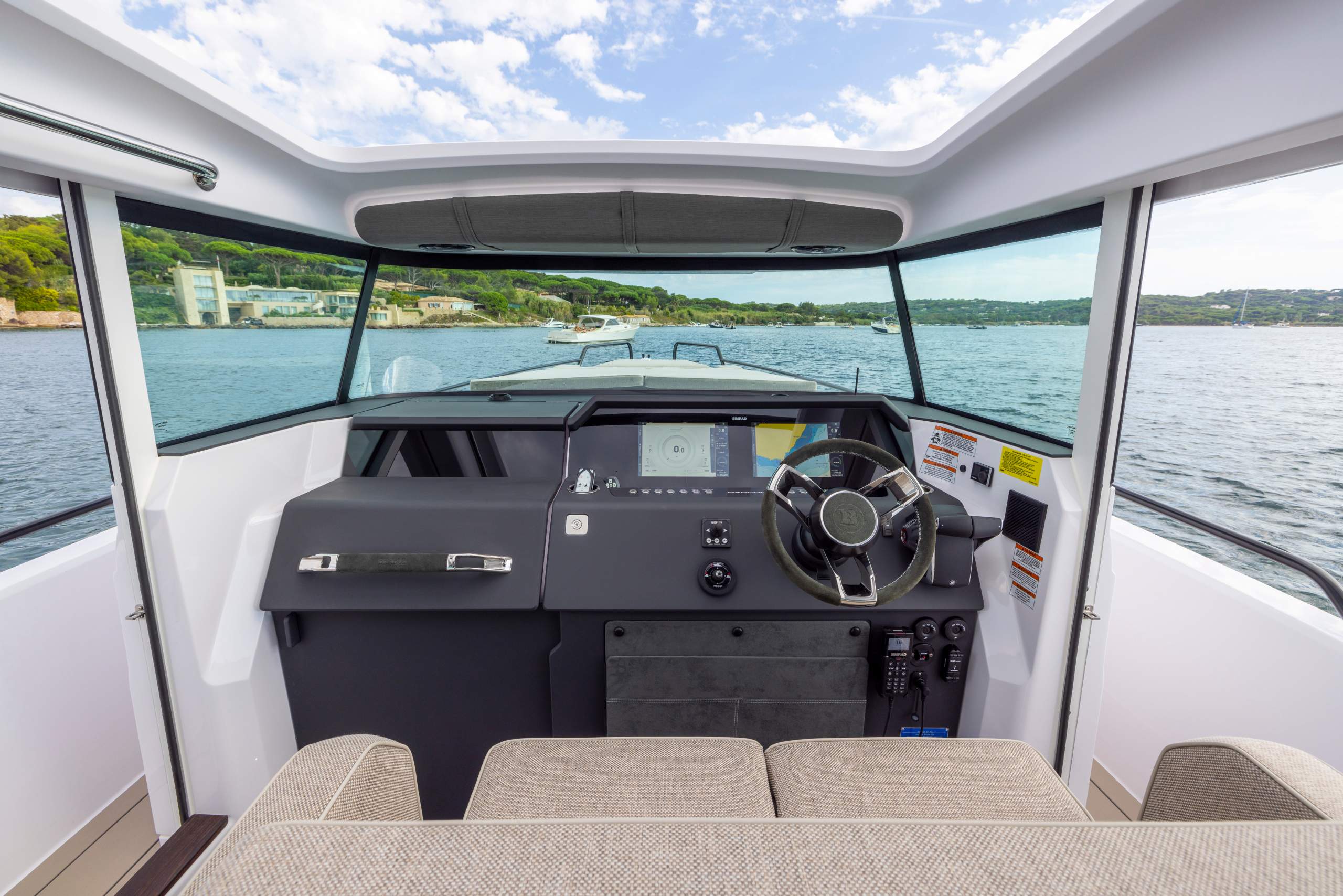 Axopar 37 XC Cross Cabin Mediterrana Edition