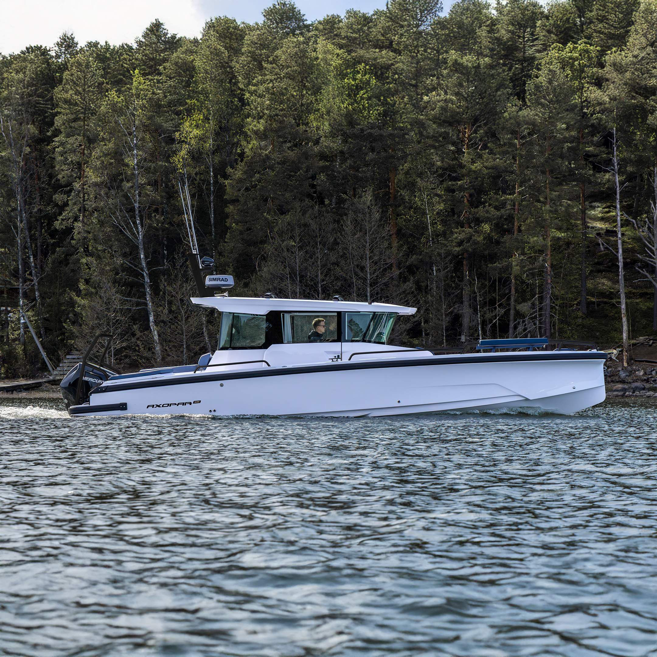 Axopar_29_XC_Cross_Cabin_BRABUS_Line_Square