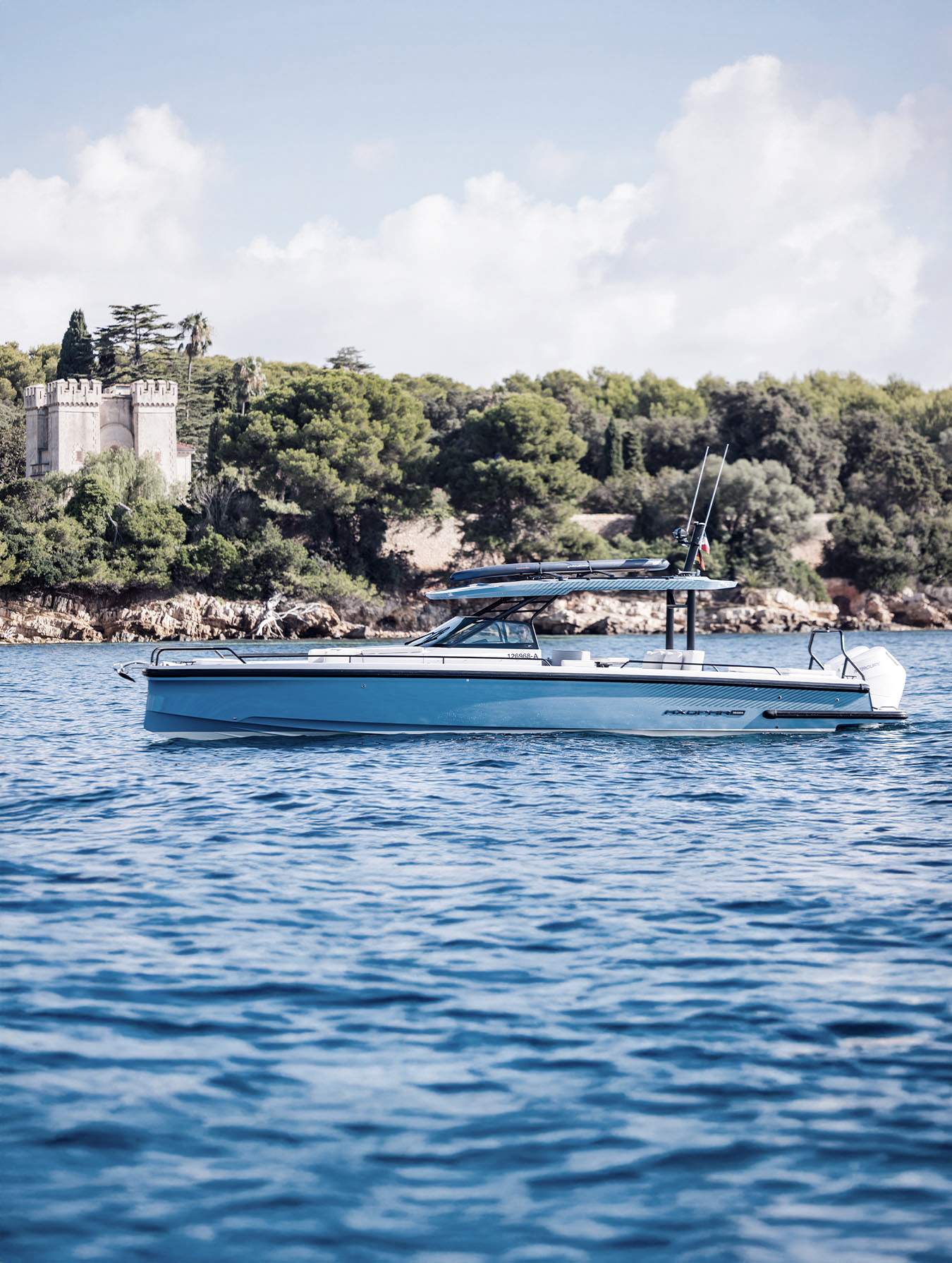 _0003_Axopar 37 Sun Top Iconic Edition_0X0A3963