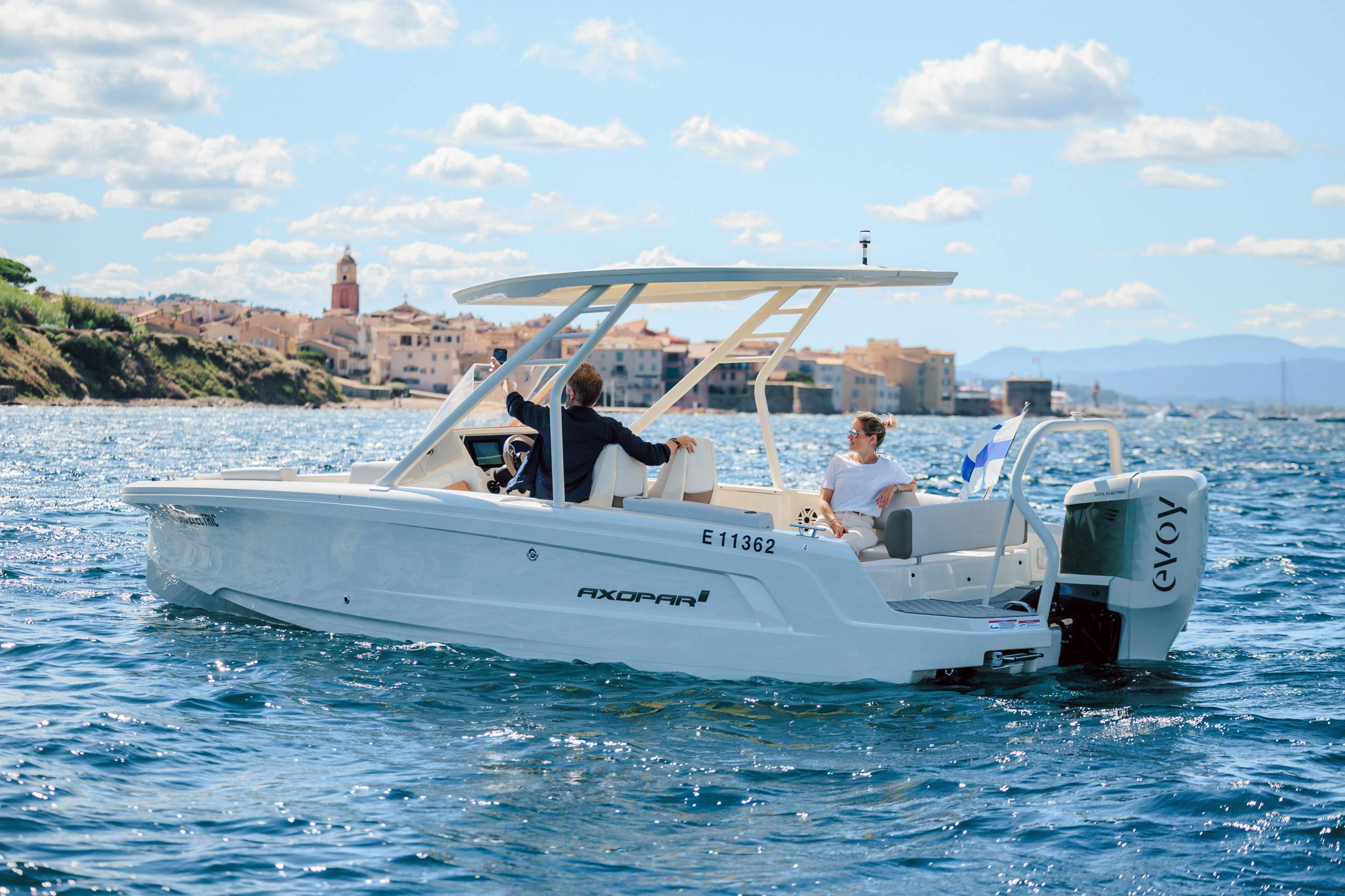 AX-E 22 T-Top_E29A9317