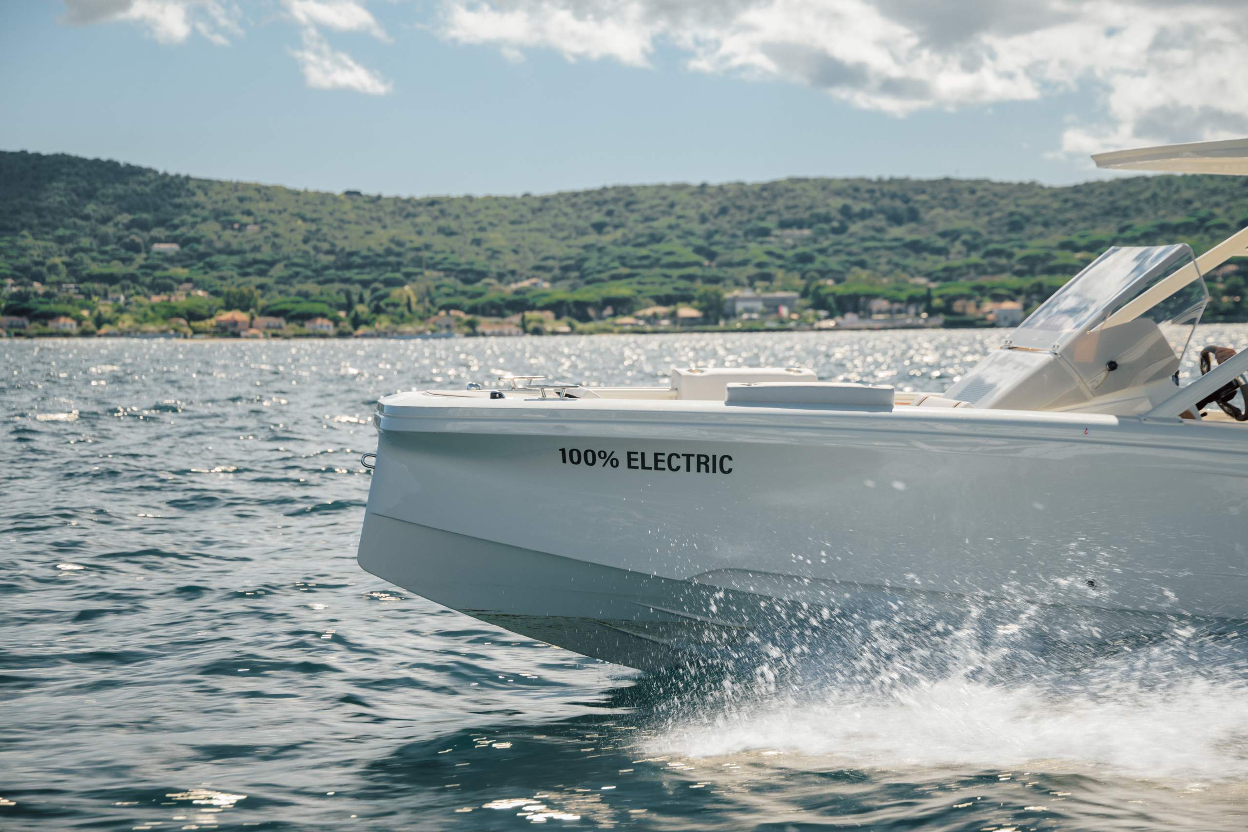 AX-E 22 T-Top_099A3679