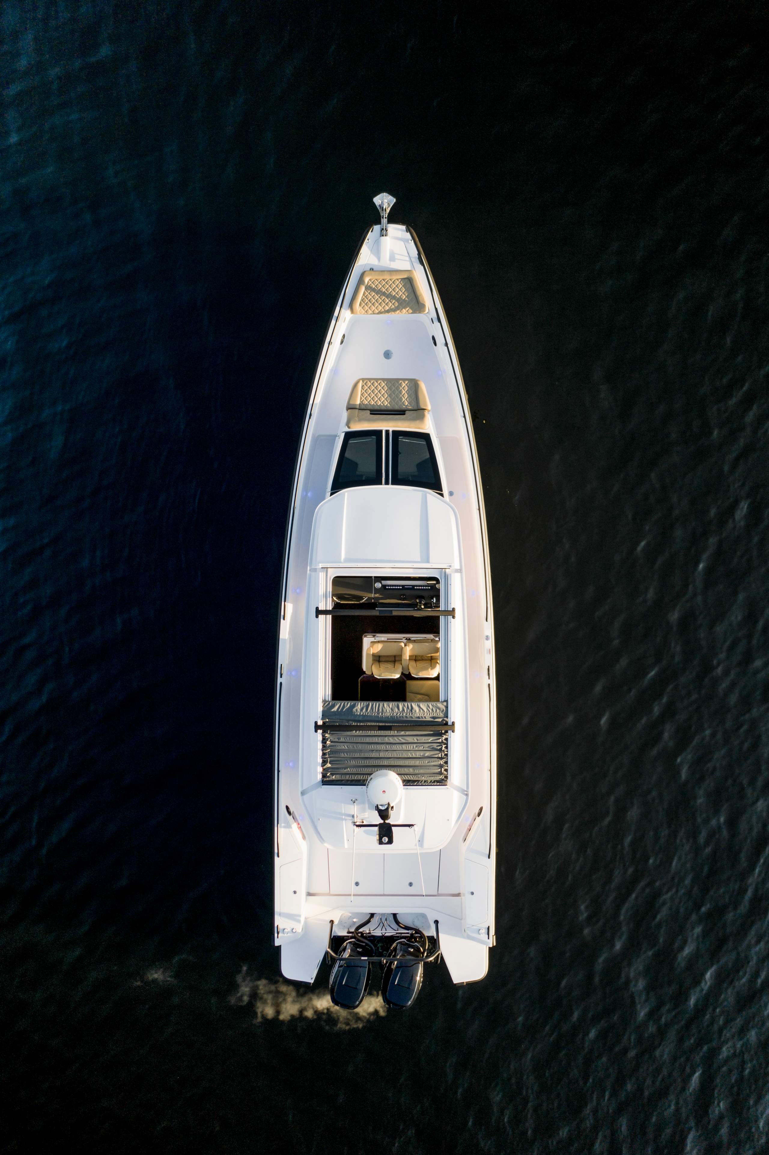 Axopar 37 XC Cross Cabin