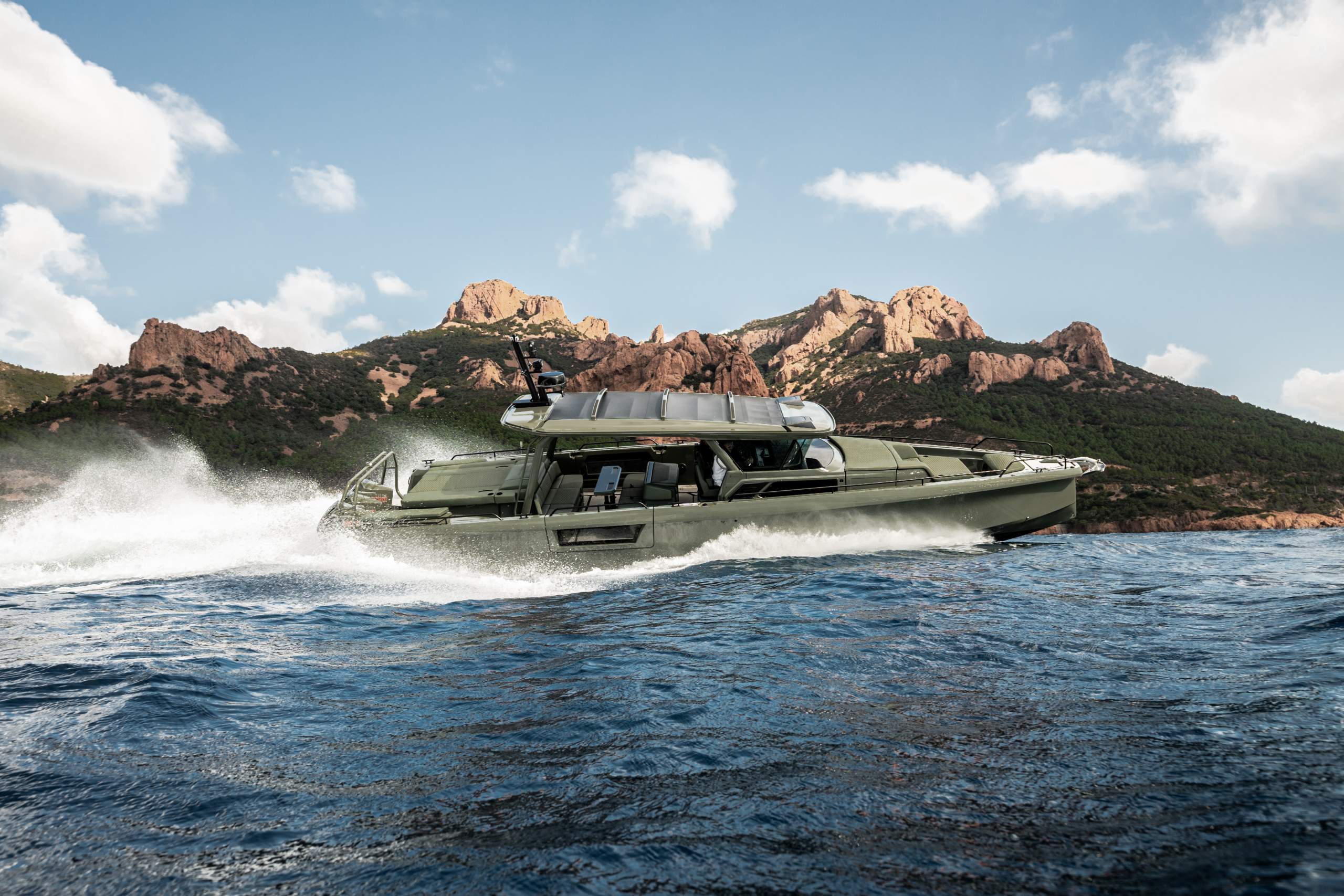 BRABUS Shadow 1500 Cross Top Stealth Green Signature Edition_00