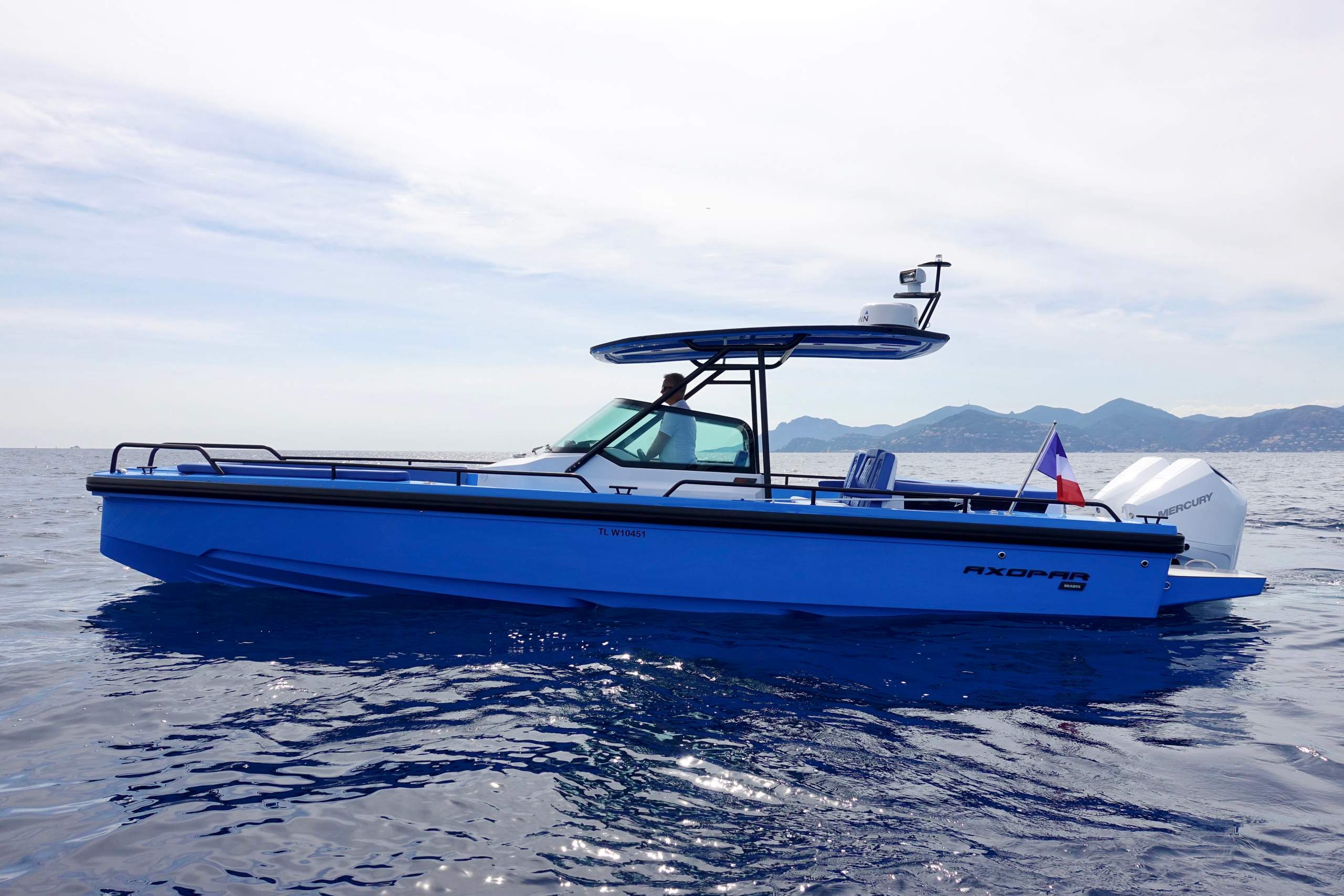 Axopar-Cannes-2018-BRABUS-Line-3