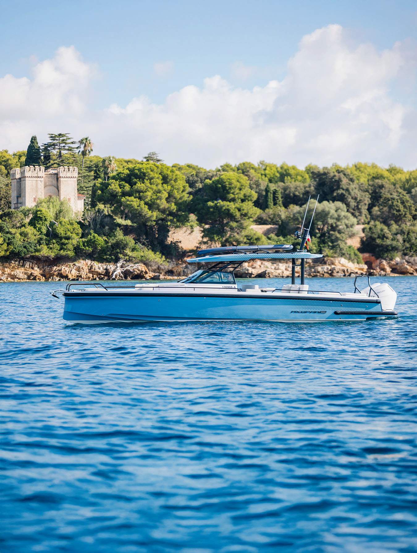 _0003_Axopar 37 Sun Top Iconic Edition_0X0A3963