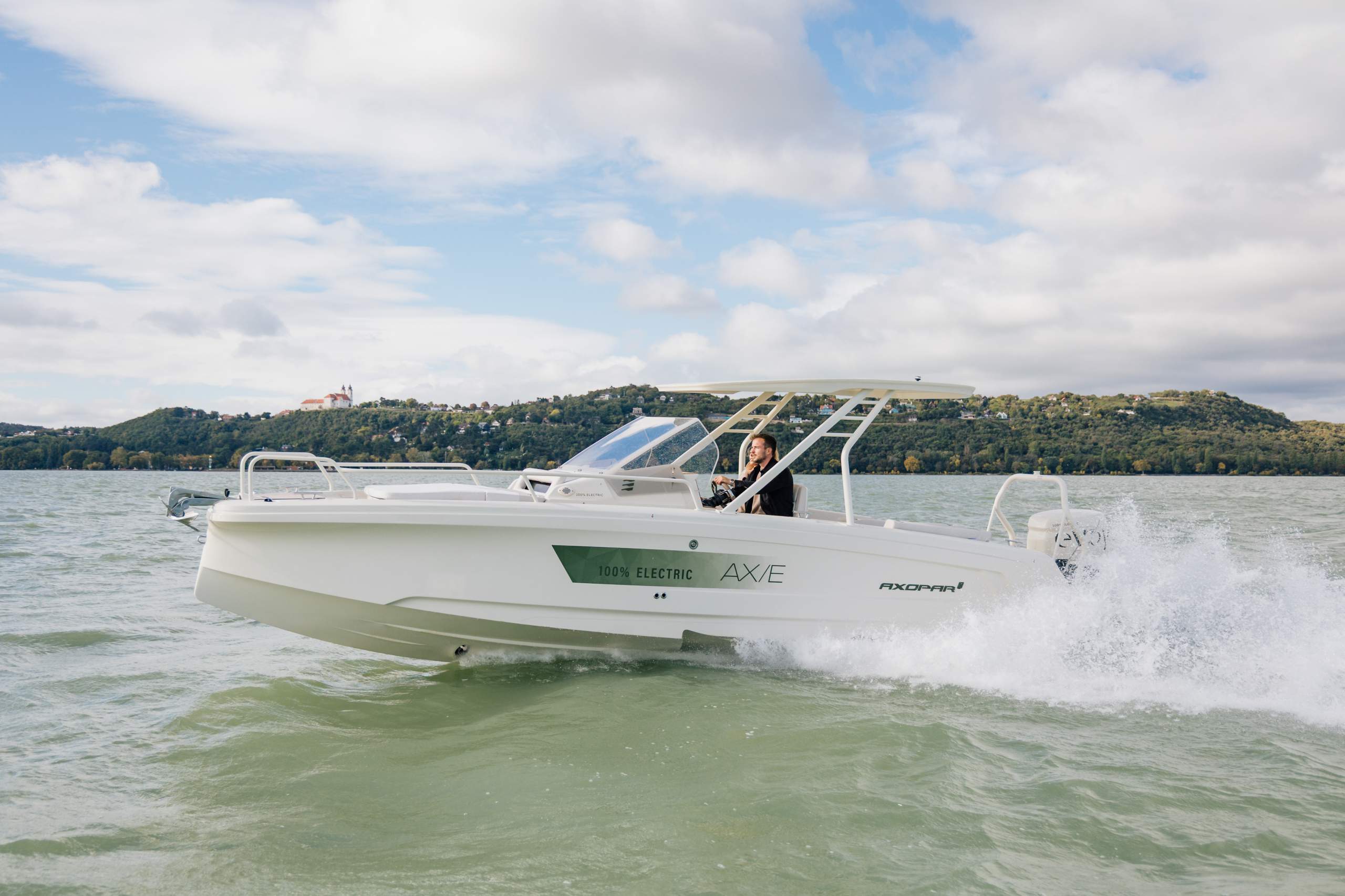 AX-E 25 Cross Top_E29A2549