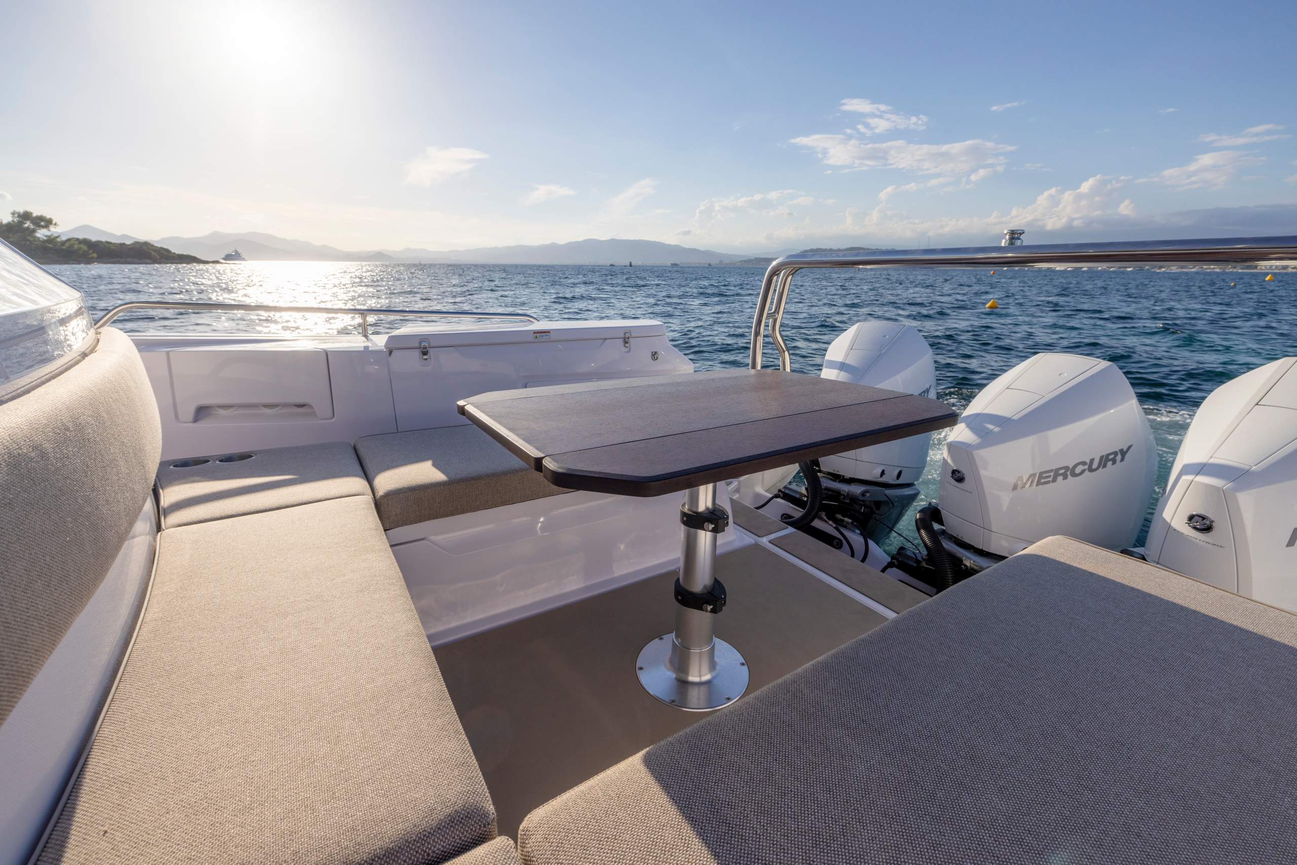 Axopar 45 XC Cross Cabin