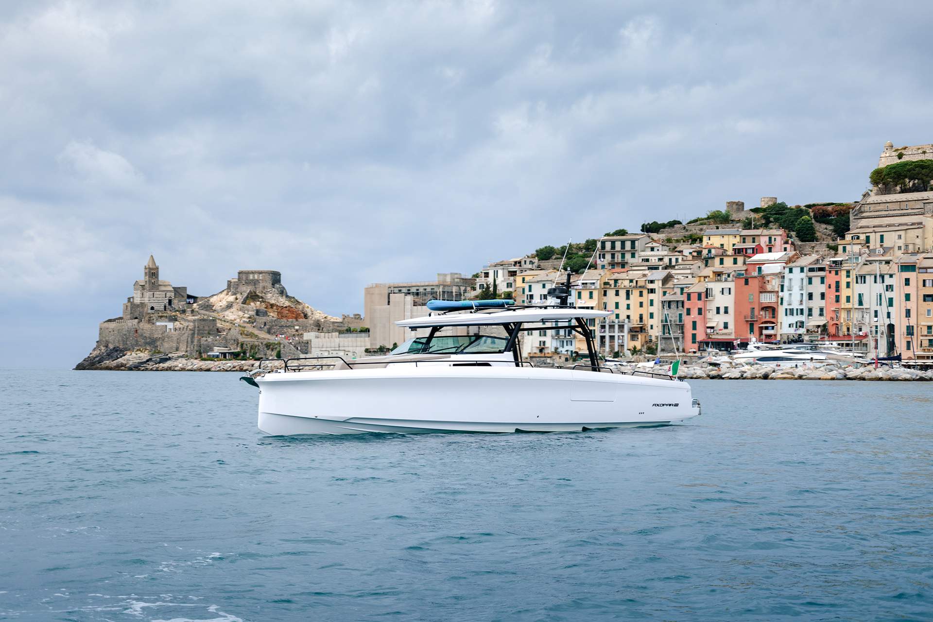 Axopar-45ST-press-release-1920x1280