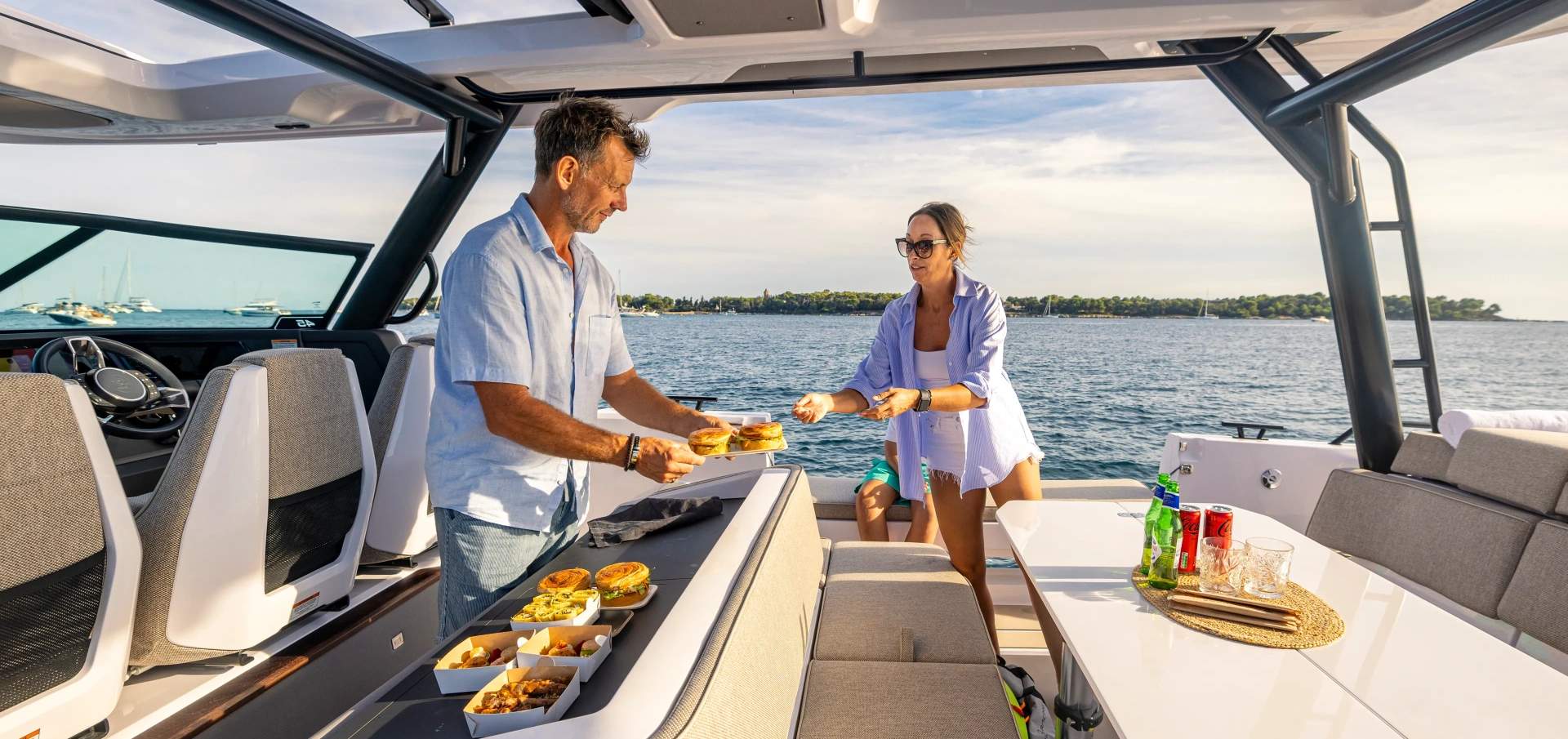 SLIDESHOW-dinner__FillWzE5MjAsOTA1XQ